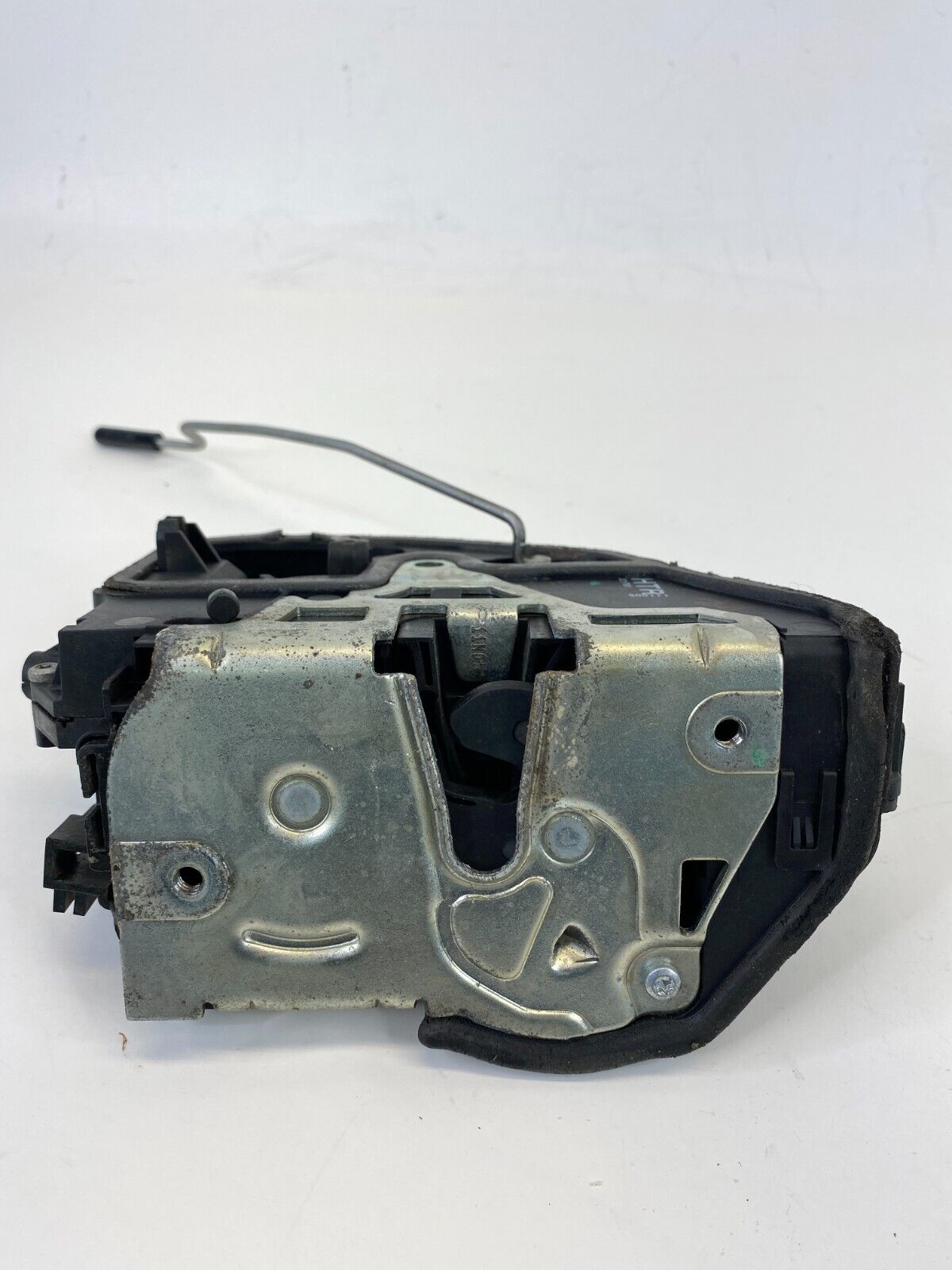 2006 06 BMW 330xi 330i Rear Right Side Door Lock Latch Actuator 7060296 OEM