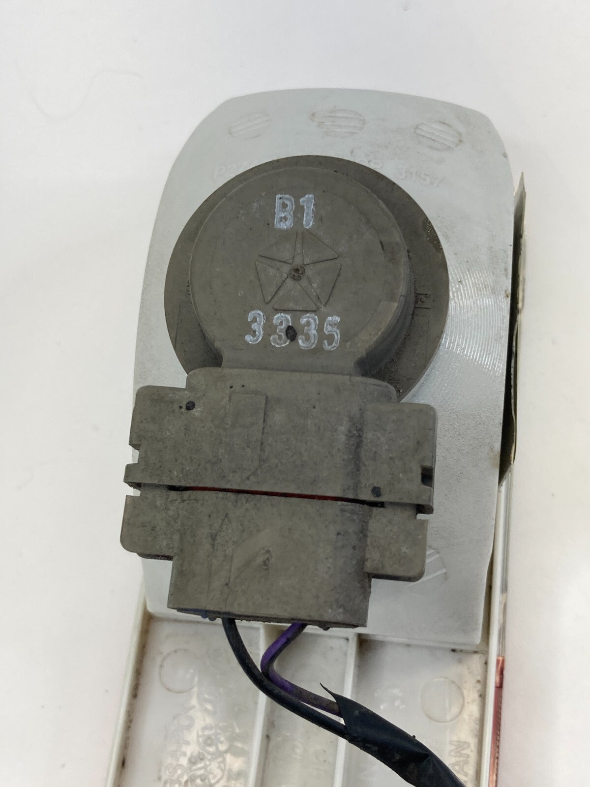 01-05 Chrysler PT Cruiser Rear Left Driver Side Backup Light Lamp 333-1301N-AC