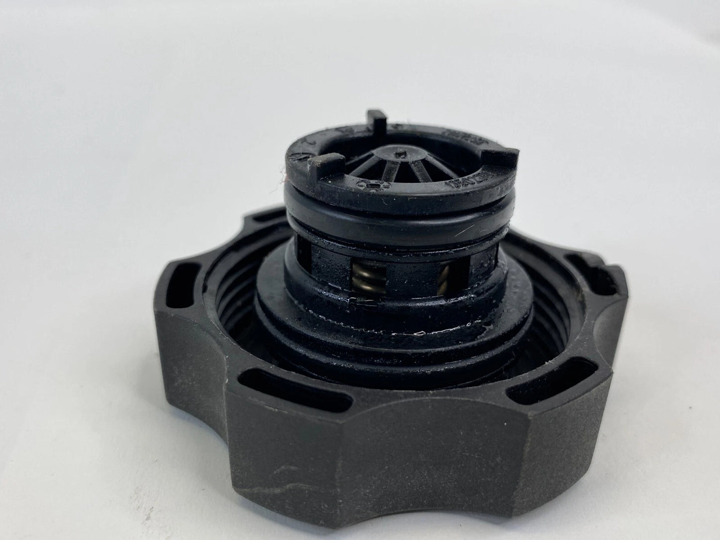 2011-2017 BUICK REGAL 2.4L L4 RADIATOR SURGE RESERVOIR TANK CAP LID 13502353 OEM