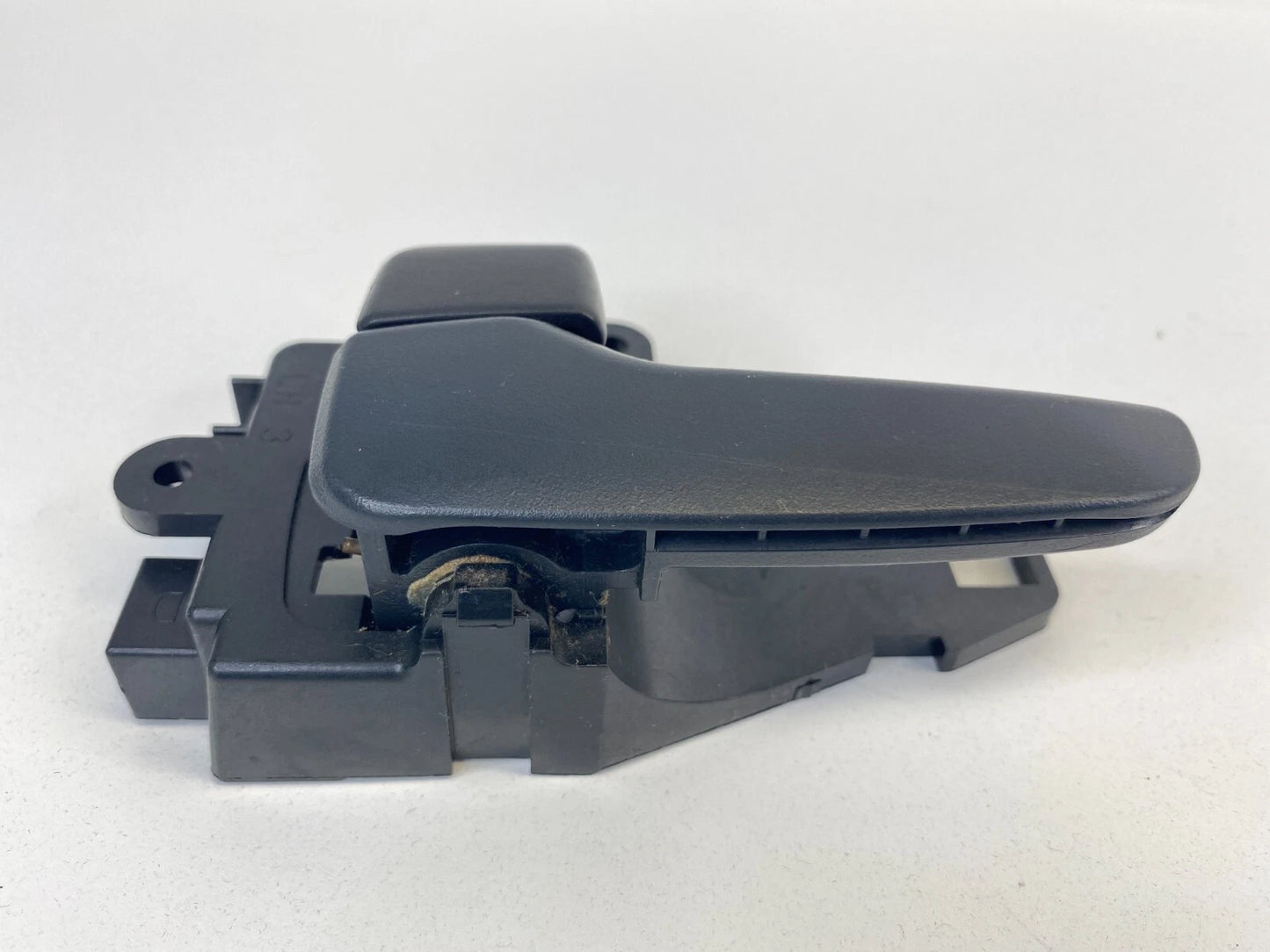 2007 2008 MITSUBISHI OUTLANDER FRONT LEFT INTERIOR INNER DOOR HANDLE LH OEM
