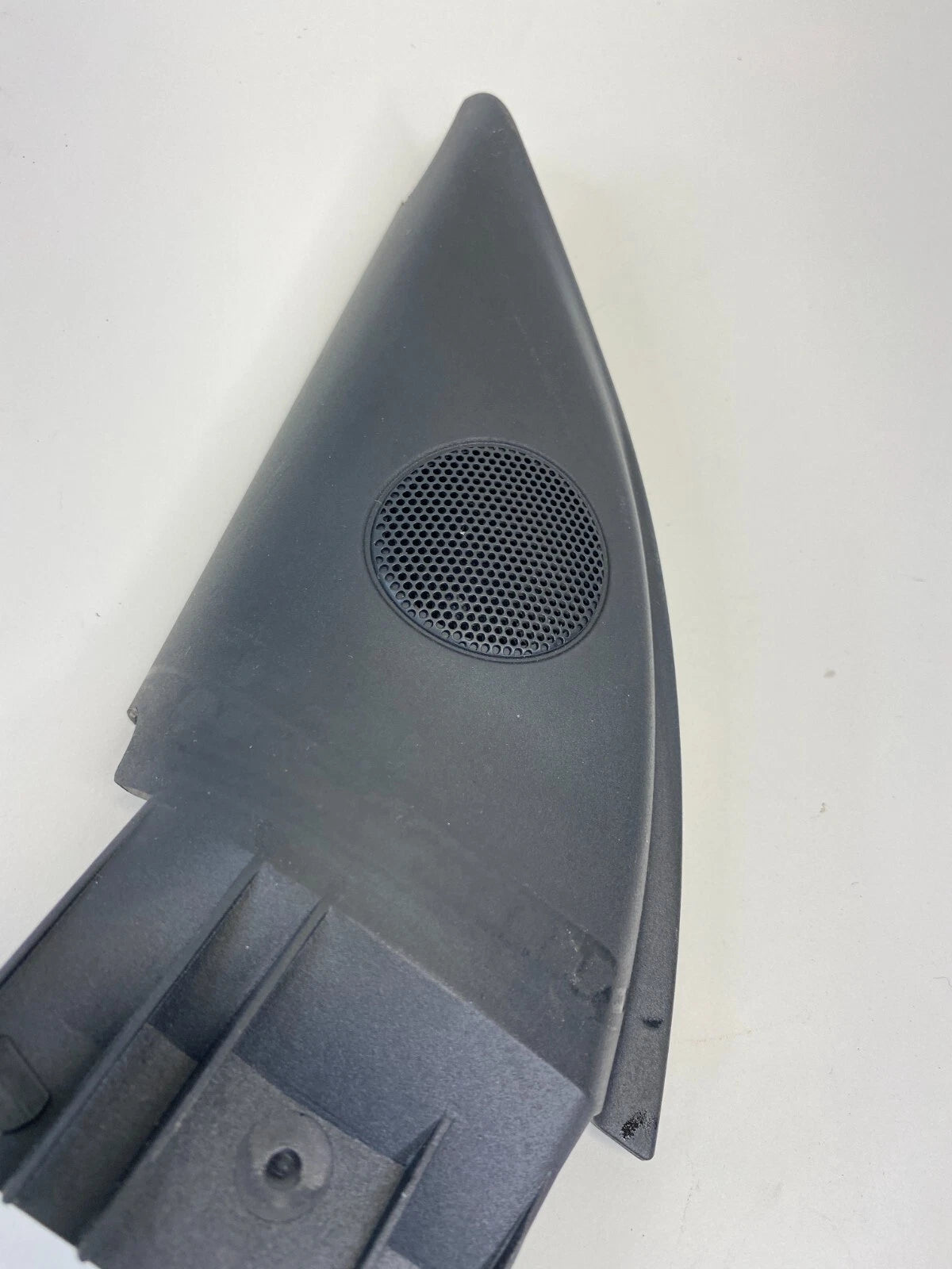 2002-2005 VW PASSAT FRONT DRIVER SIDE DOOR CORNER COVER W/ TWEETER 3B0837993 OEM