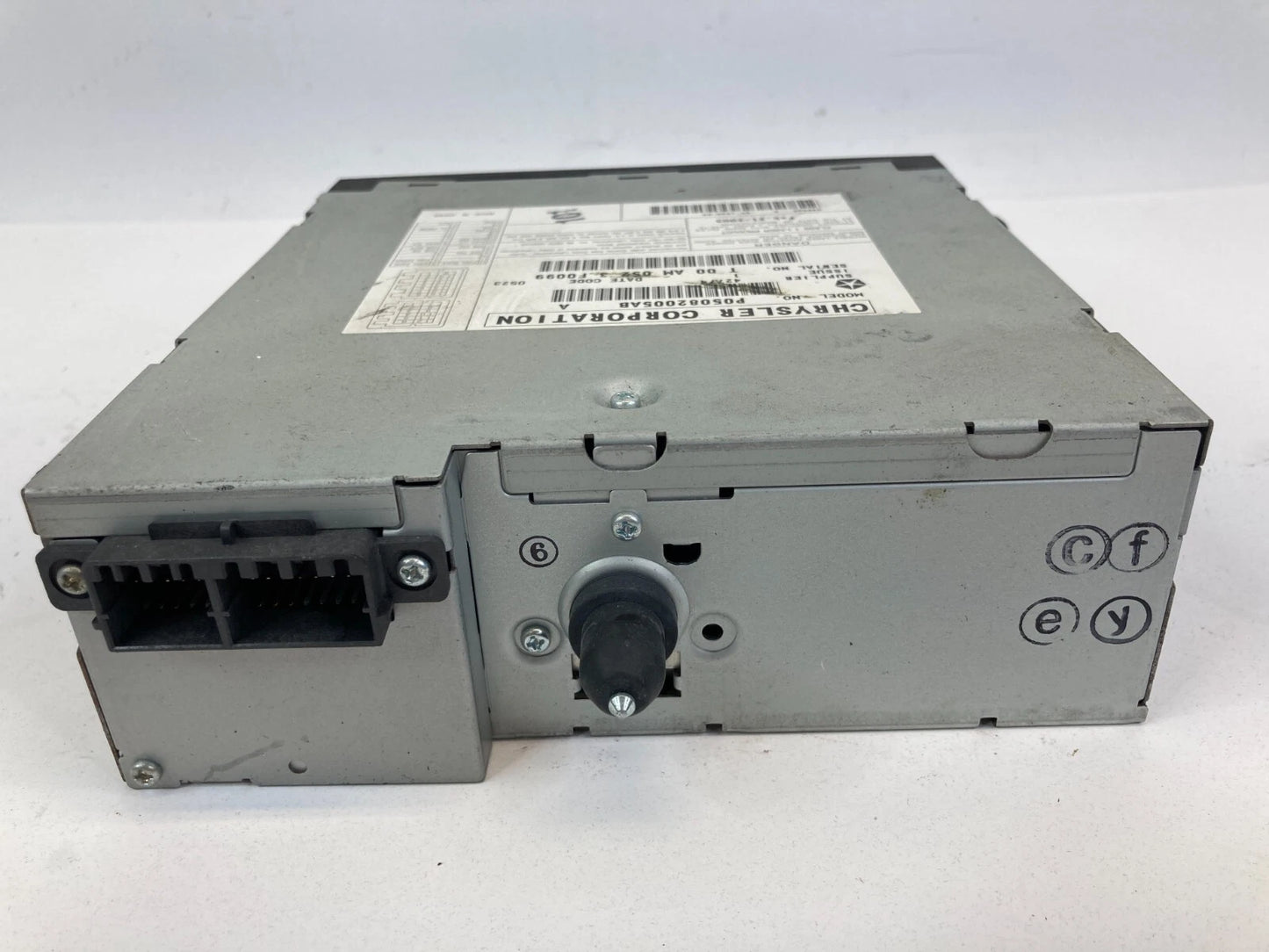 03 04 05 06 07 CHRYSLER TOWN & COUNTRY DODGE CARAVAN DISC DVD PLAYER P05082005AB