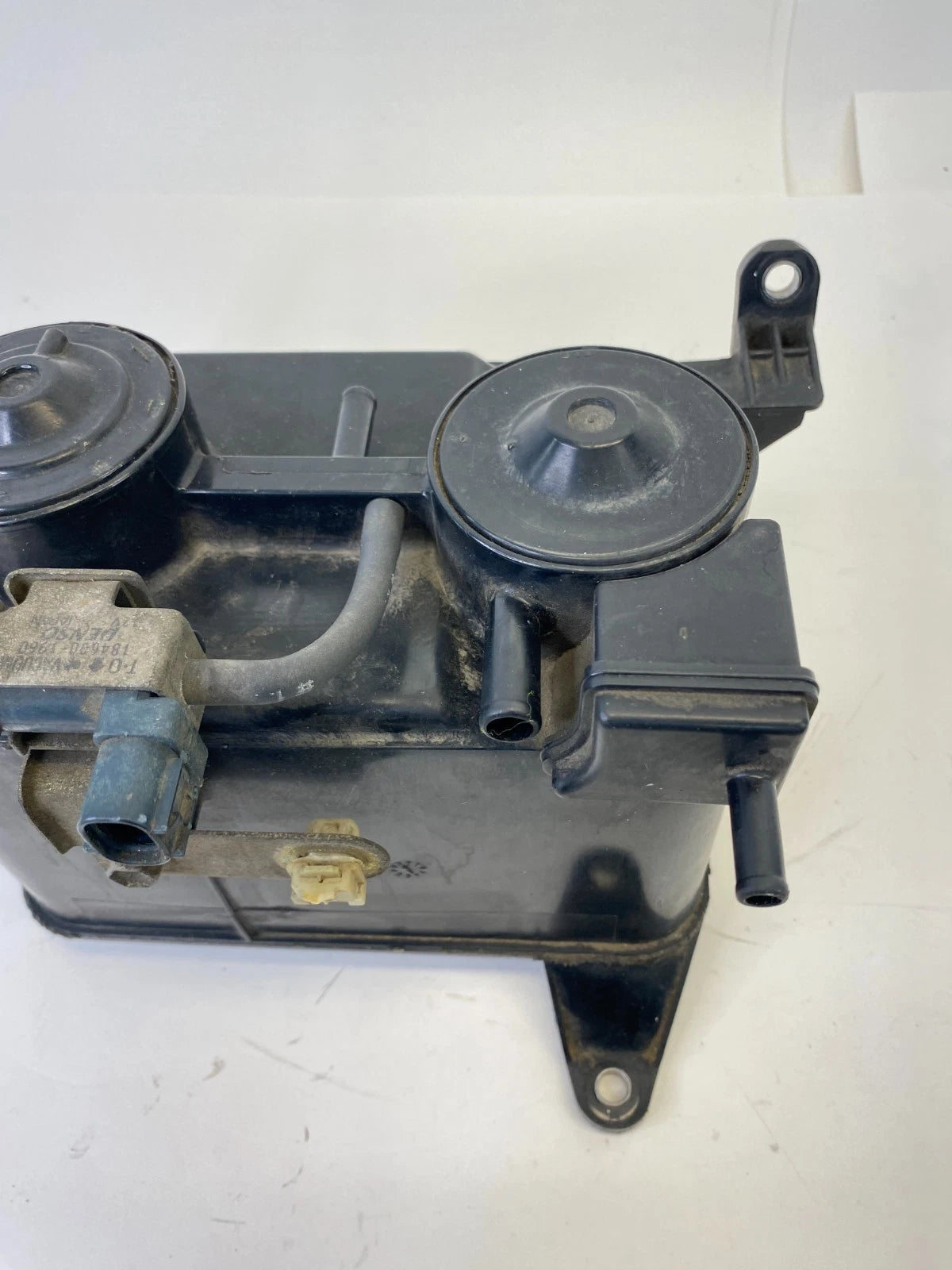 1996-2000 TOYOTA 4RUNNER 3.4L V6 AT FUEL VAPOR CHARCOAL CANISTER 184600-1960 OEM