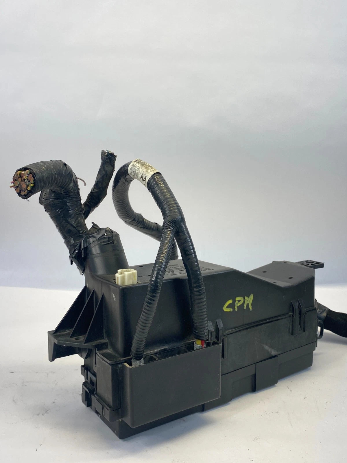 2009-2012 FORD ESCAPE ENGINE FUSE BOX RELAY JUNCTION MODULE OEM 9L8T-14A003-BB