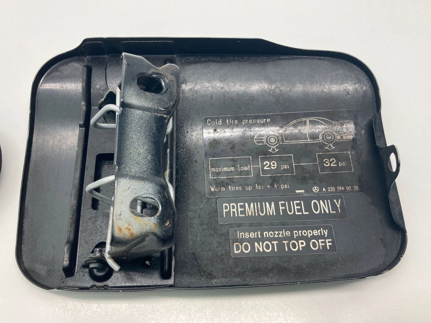 2000-2006 MERCEDES-BENZ S CLASS S430 FUEL FILLER GAS DOOR WITH CAP OEM FACTORY