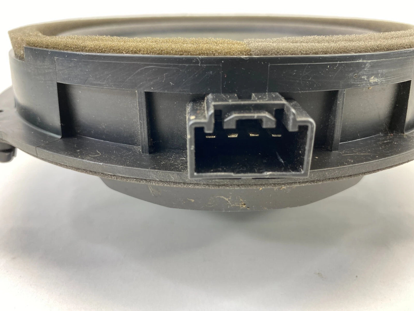 2013-2019 FORD ESCAPE REAR RIGHT DOOR SOUND SYSTEM SPEAKER 8A6T-18808-CC OEM