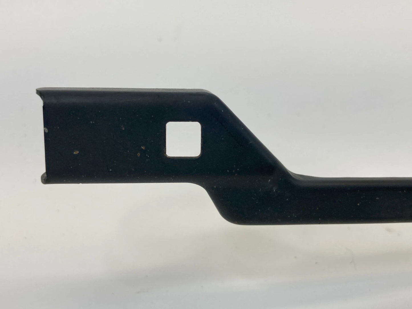 2009-2012 VOLKSWAGEN CC FRONT RIGHT WINDSHIELD WIPER ARM HOLDER UNIT OEM FACTORY