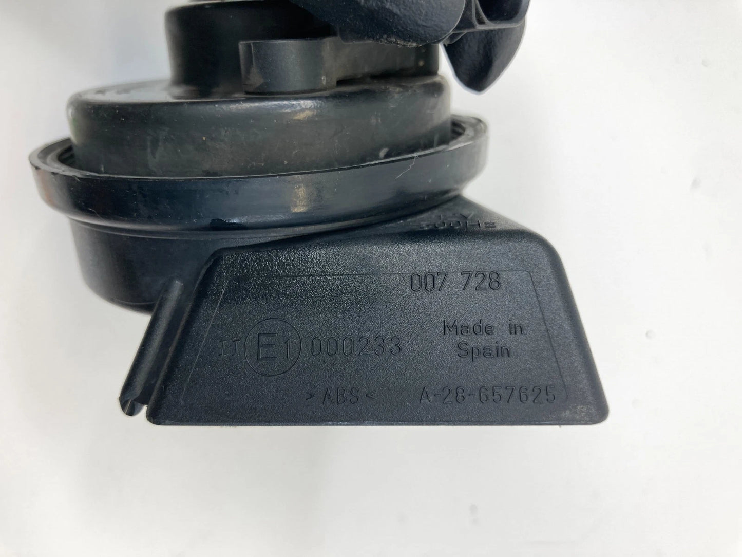 2005-2009 AUDI A4 FRONT WARNING HORN SIGNAL ALARM NOTE TONE SOUNDER OEM E1000233