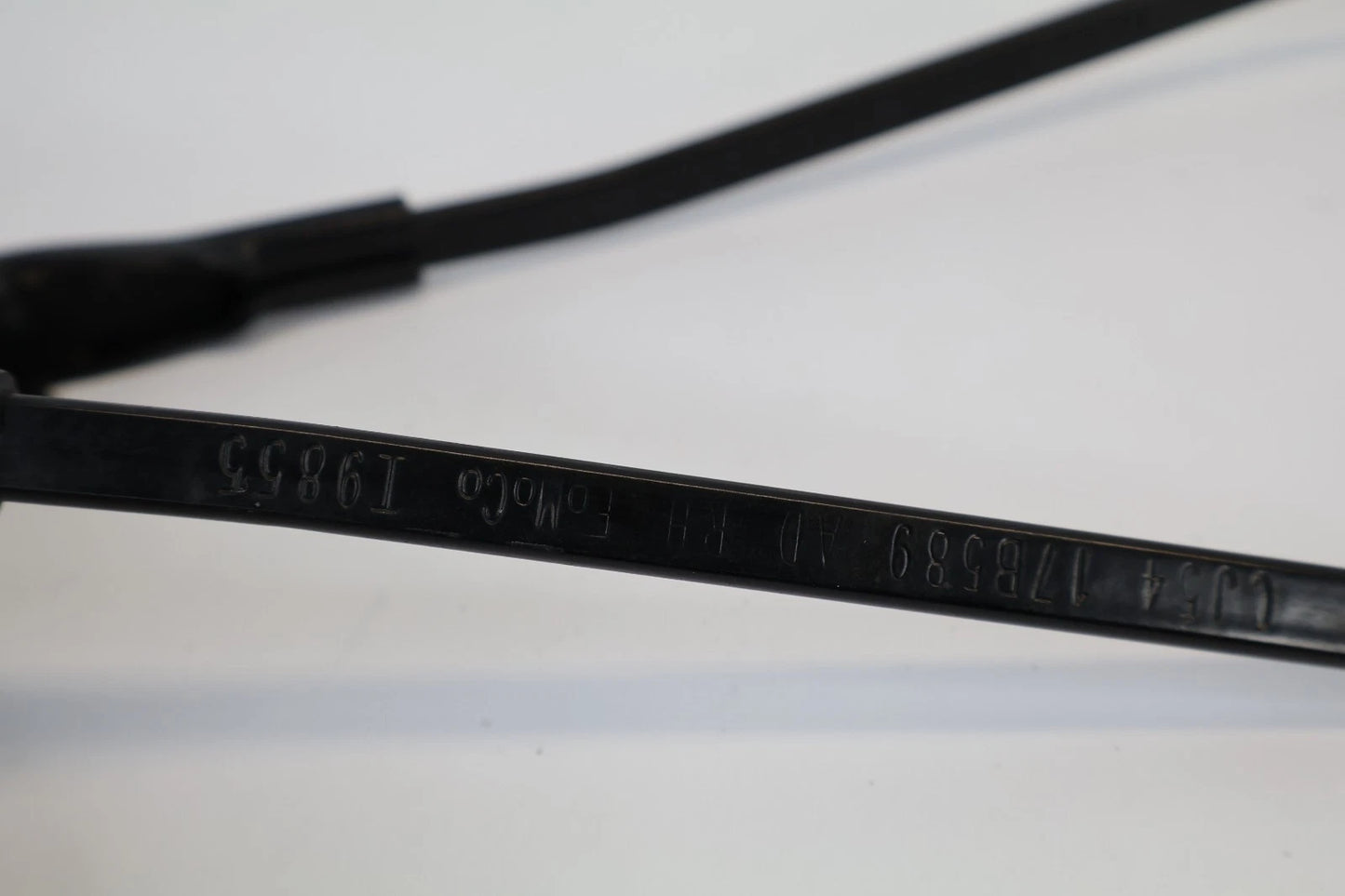 2013-2019 FORD ESCAPE FRONT WINDSHIELD WIPER ARM LEFT & RIGHT CJ54-17C495-AE OEM