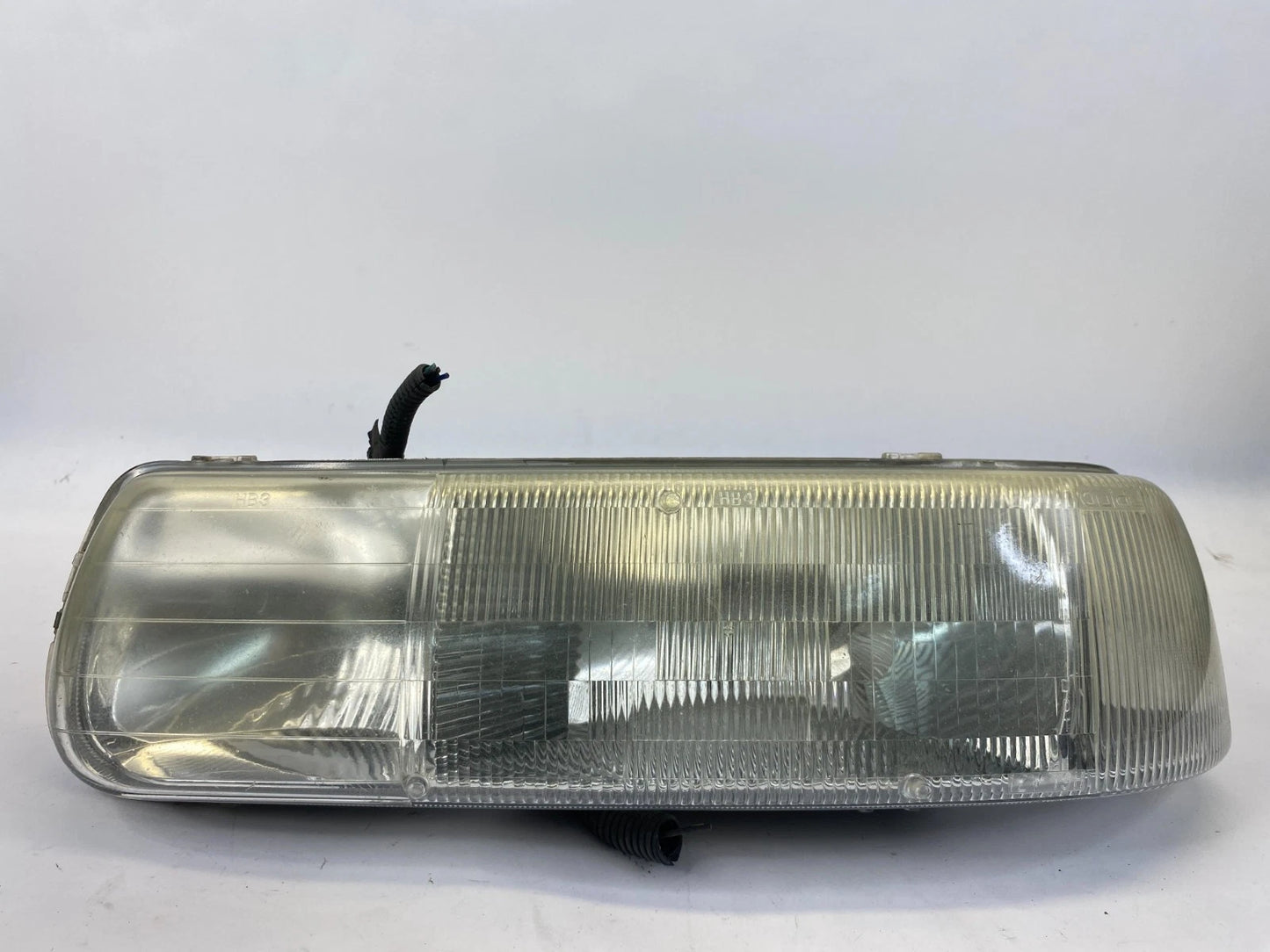2000-2006 CHEVY TAHOE SUBURBAN LH DRIVER SIDE HEADLIGHT HEAD LAMP ASSEMBLY OEM