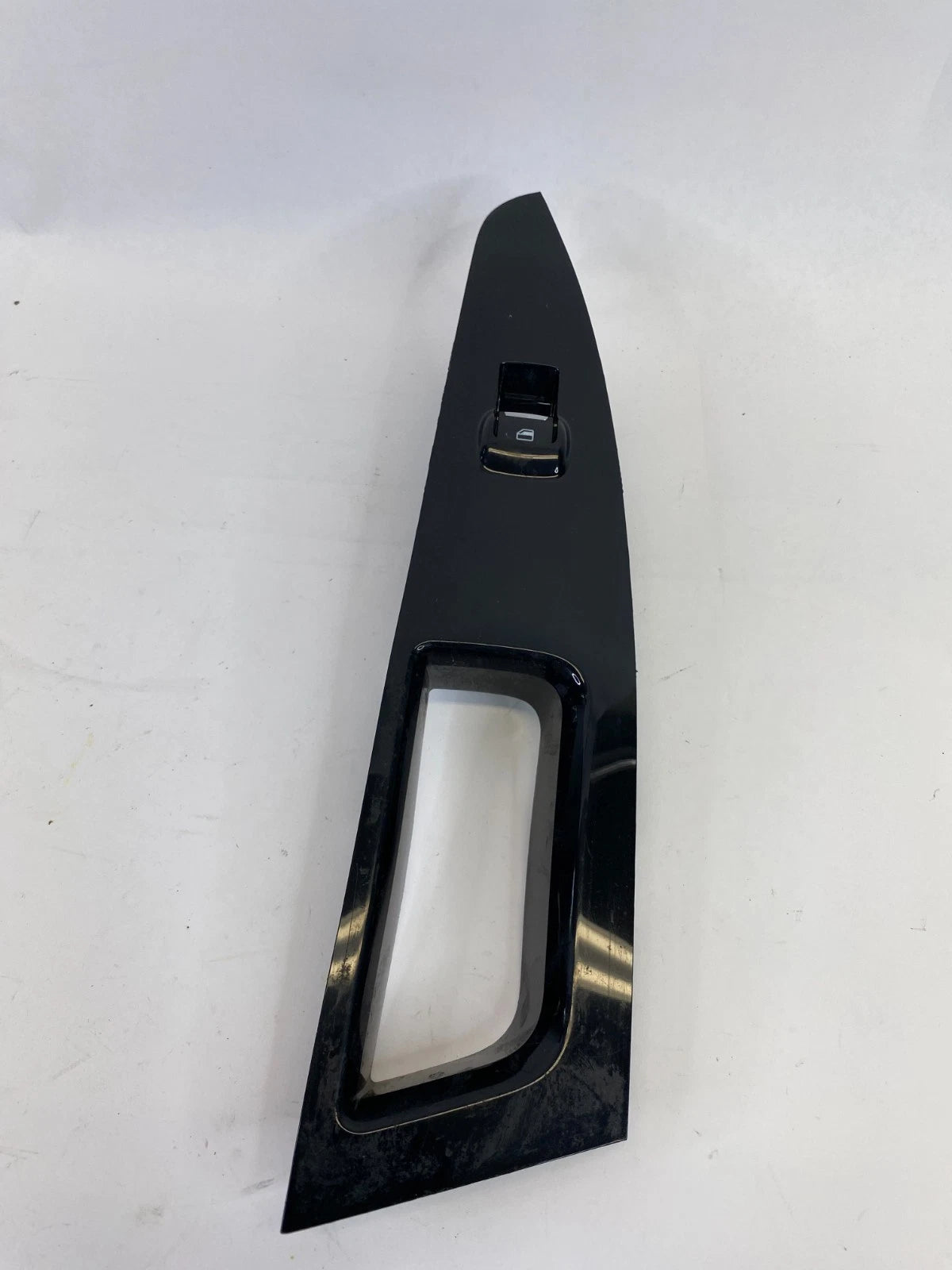 2013-2020 FORD FUSION REAR RIGHT DOOR WINDOW SWITCH BEZEL TRIM OEM DS73-14A567-B