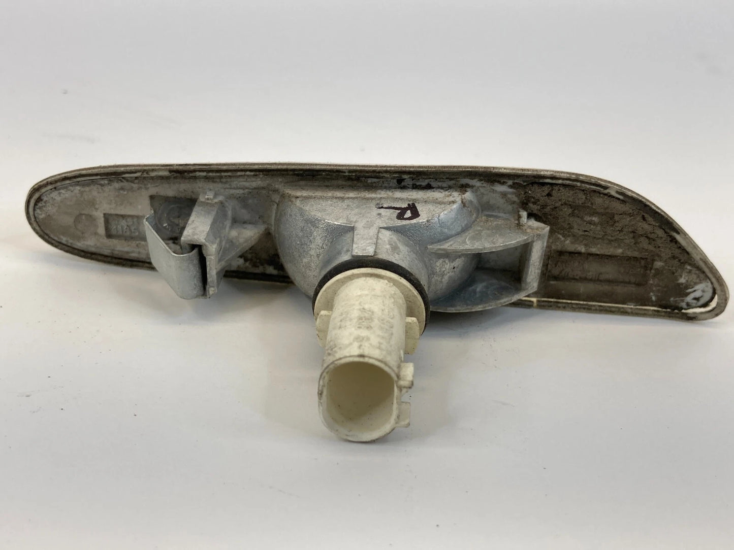 2004-2007 BMW 530I 525I FRONT RIGHT PASSENGER SIDE MARKER FENDER LIGHT LAMP OEM