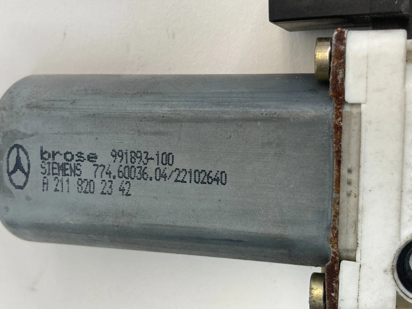 2003-2009 MERCEDES-BENZ E320 REAR LEFT DOOR POWER WINDOW MOTOR A2118202342 OEM