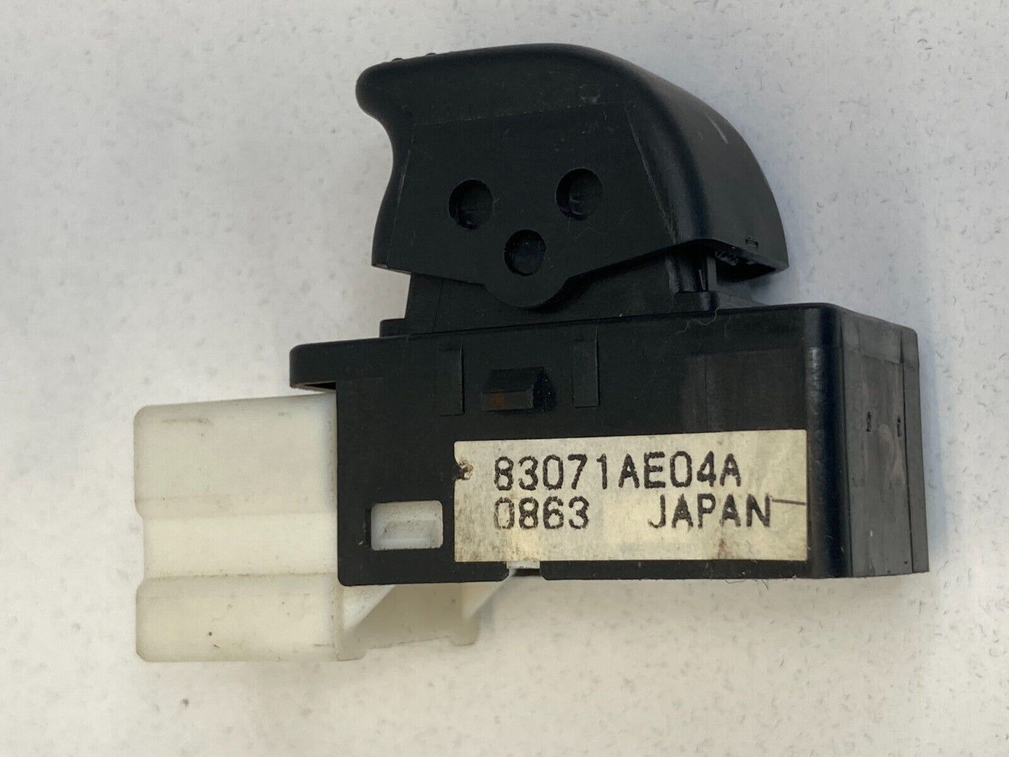 2000-2004 Subaru Outback Rear Left Door Window Control Switch 83071AE04A OEM