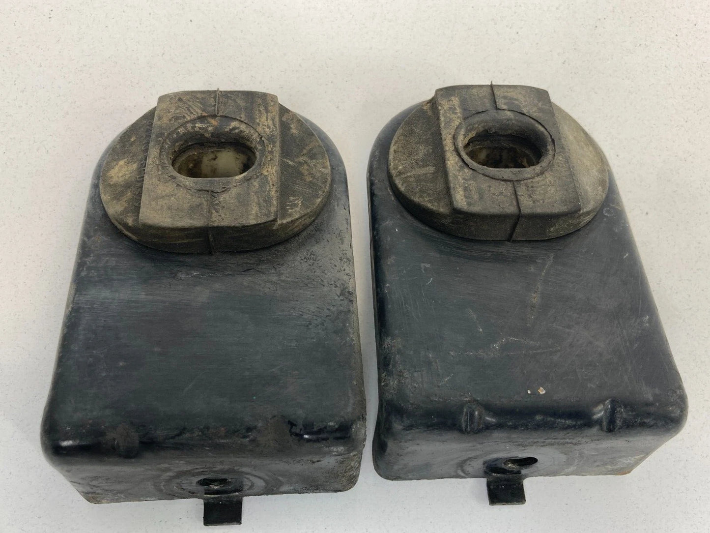 07-12 DODGE CALIBER UPPER RADIATOR MOUNT SUPPORT BRACKET PAIR SET A78AA046C6 OEM