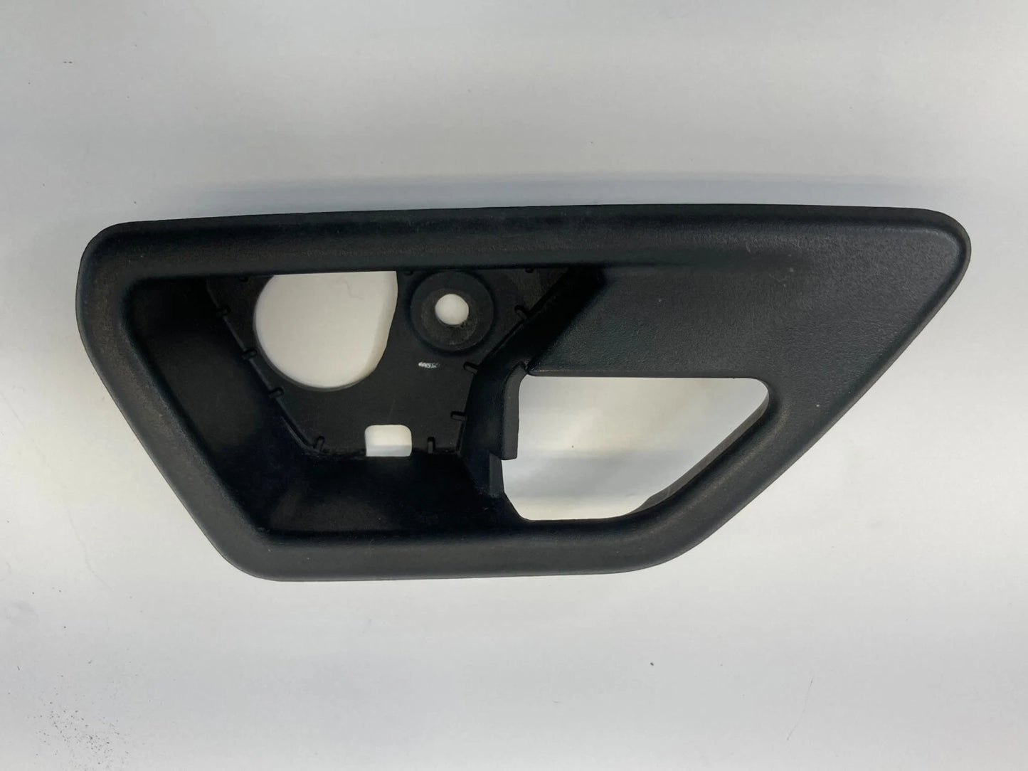 2009 2010 DODGE JOURNEY FRONT RIGHT INTERIOR DOOR HANDLE BEZEL 100000254 OEM