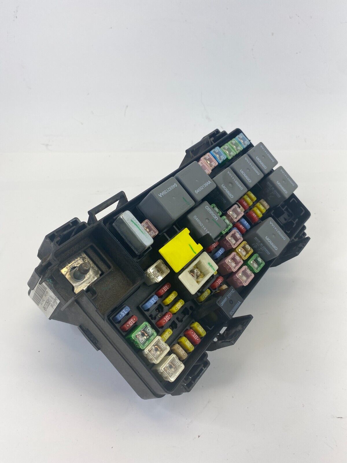 09 10 Volkswagen Routan 4.0L Integrated Power Engine Relay Fuse Box 04692302AB