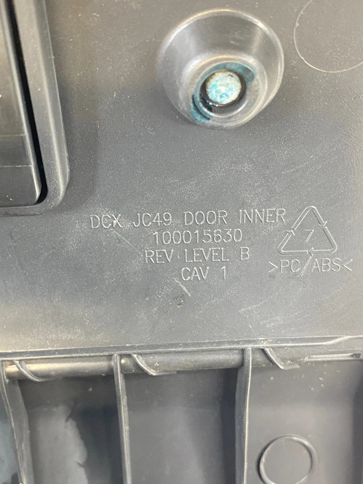 09 10 DODGE JOURNEY UPPER DASH CONSOLE STORAGE BOX COMPARTMENT BIN 100015630