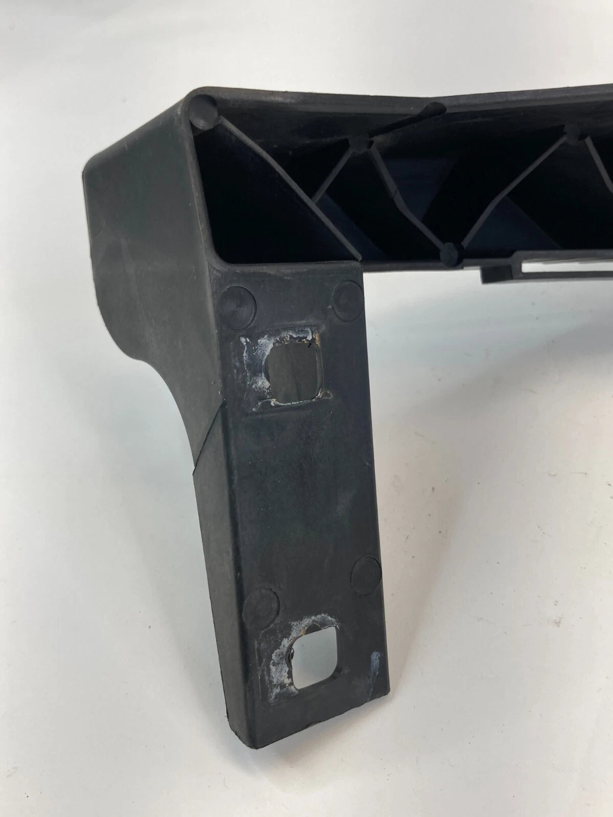 2006 BMW 325XI 330I 330XI SEDAN HEADLIGHT MOUNT BRACKET OEM 51647116707