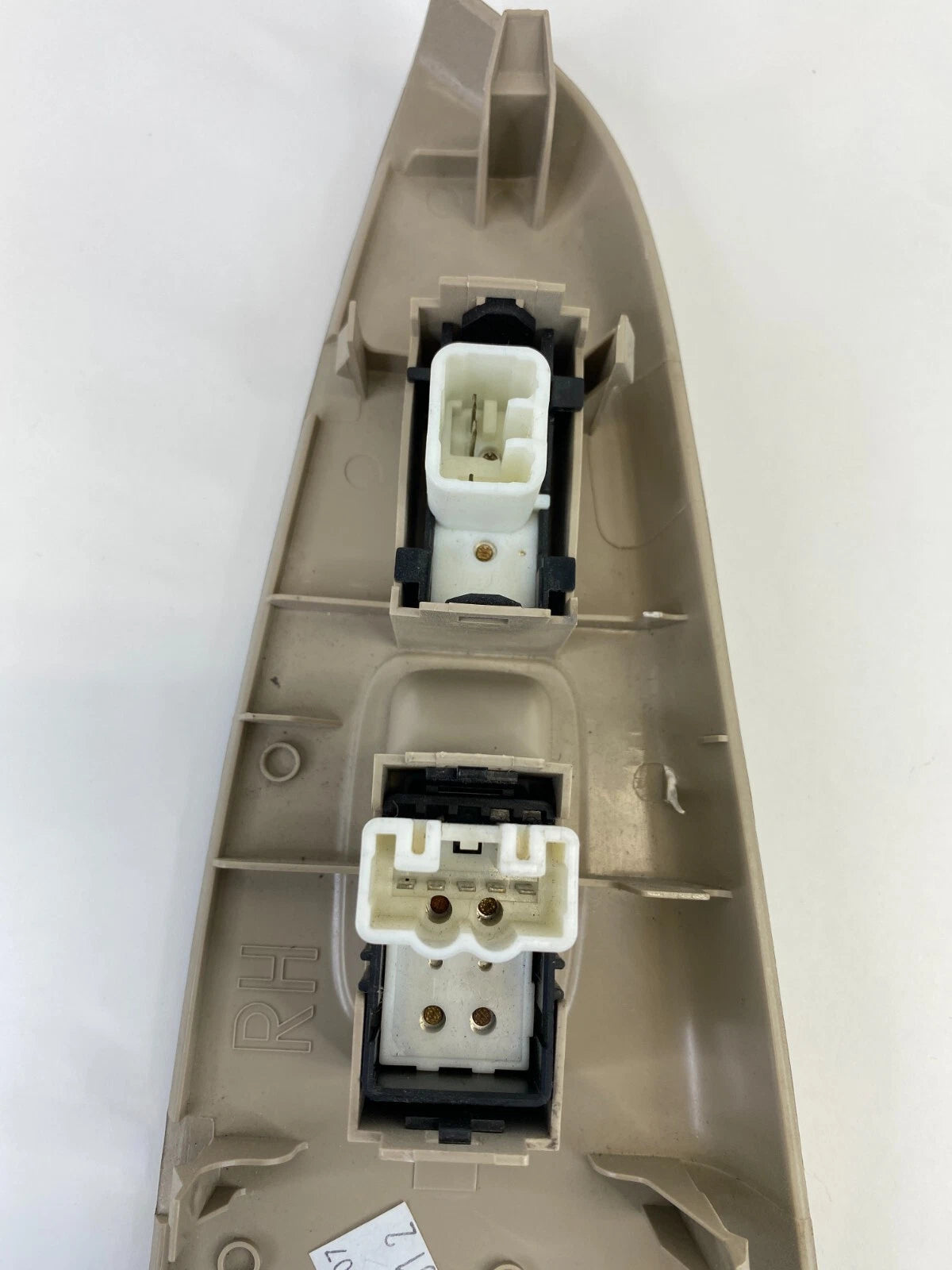 2004-2008 TOYOTA SOLARA FRONT RIGHT PASSENGER DOOR WINDOW LOCK SWITCH 74231AA090