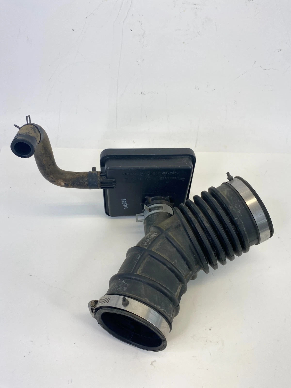 2013-2018 Nissan Altima 3.5L AT Air Intake Upper Hose Tube Pipe Duct Assy OEM