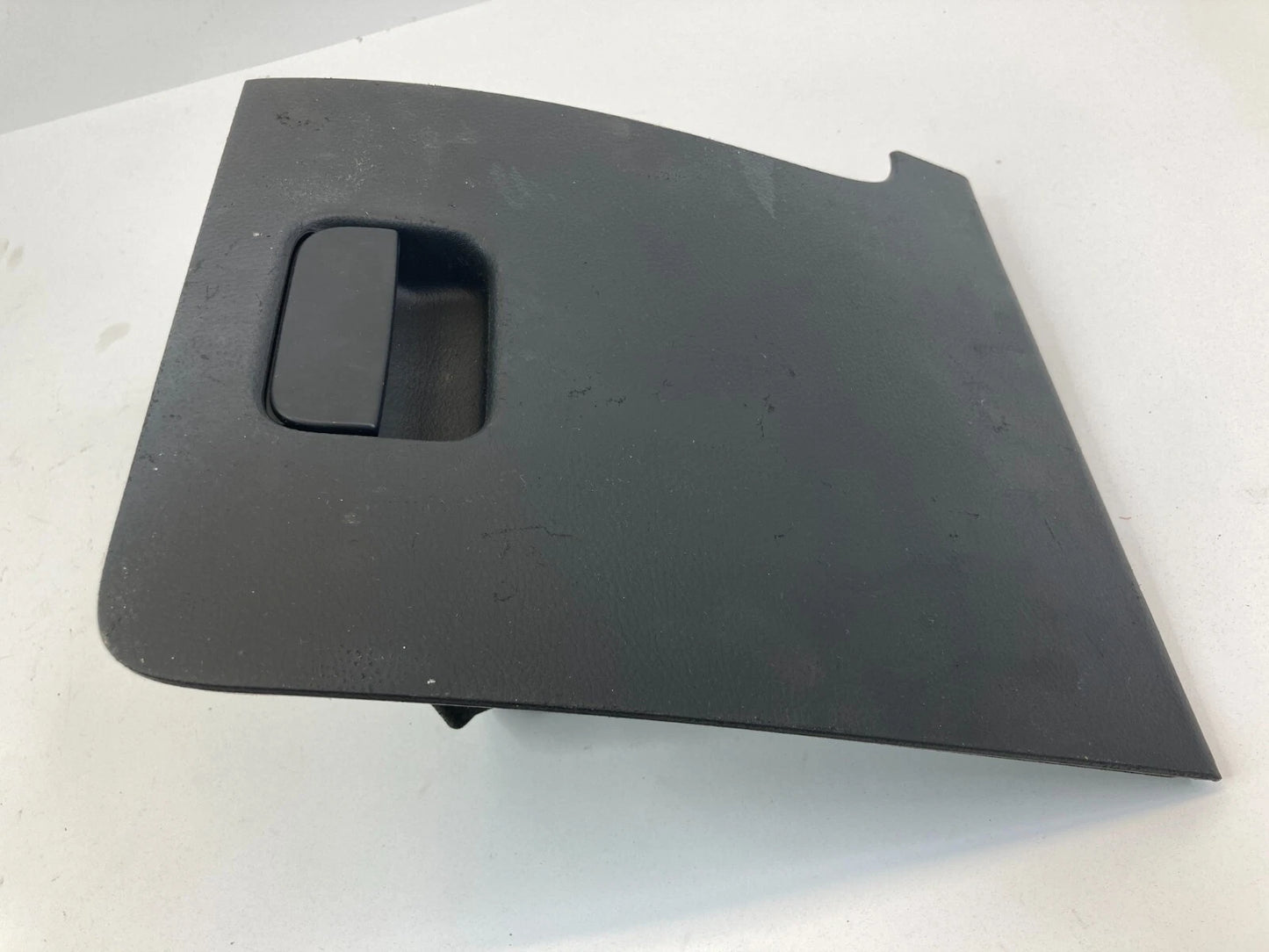 06-10 VOLKSWAGEN PASSAT DASH CENTER LOWER PANEL STORAGE COMPARTMENT 3C1-857-921