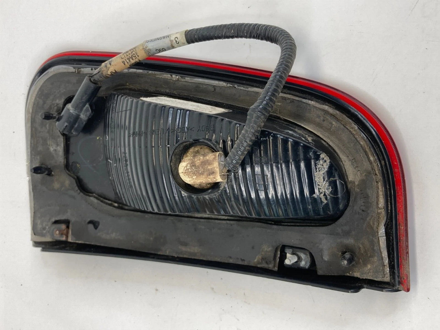 2003-2006 LINCOLN NAVIGATOR DRIVER SIDE REAR LIFTGATE TAIL LIGHT 44ZG-11115 OEM