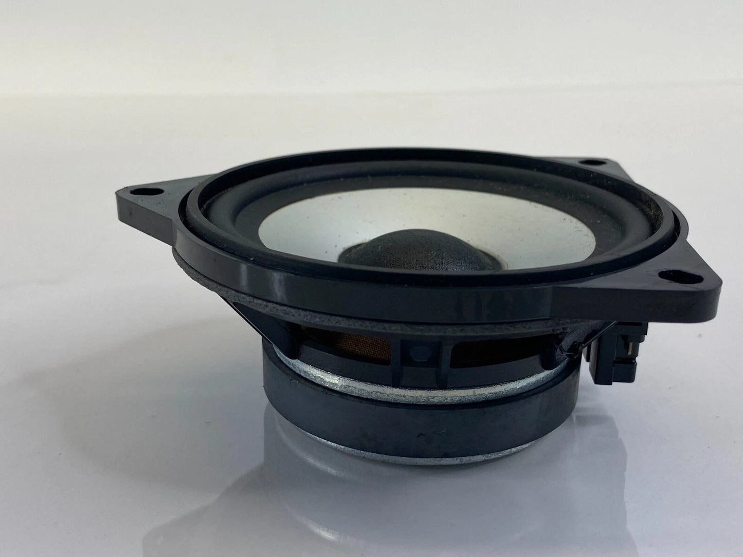 2007-2013 BMW X5 REAR LEFT SIDE DOOR SOUND SYSTEM AUDIO SPEAKER 65136949734 OEM