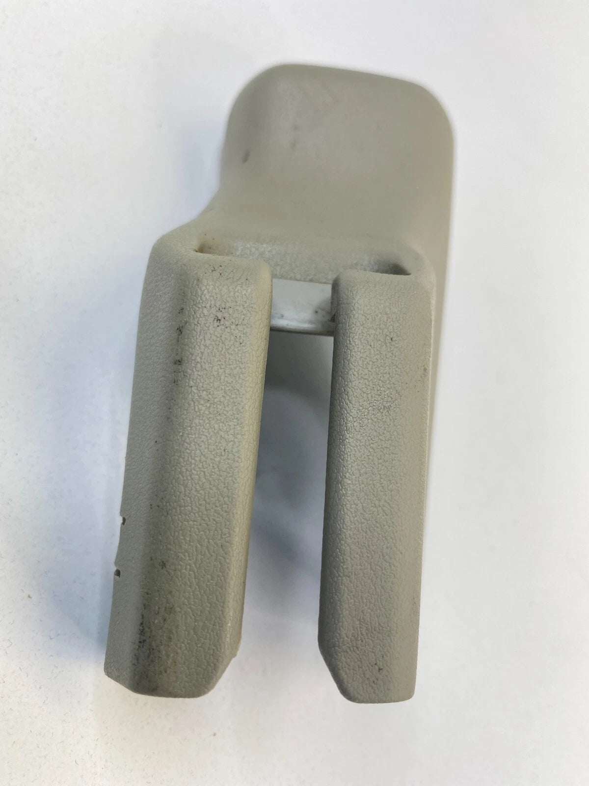 01 02 03 INTINITI QX4 LEFT DRIVER SIDE SEAT TRACK END COVER TRIM CAP PANEL OEM