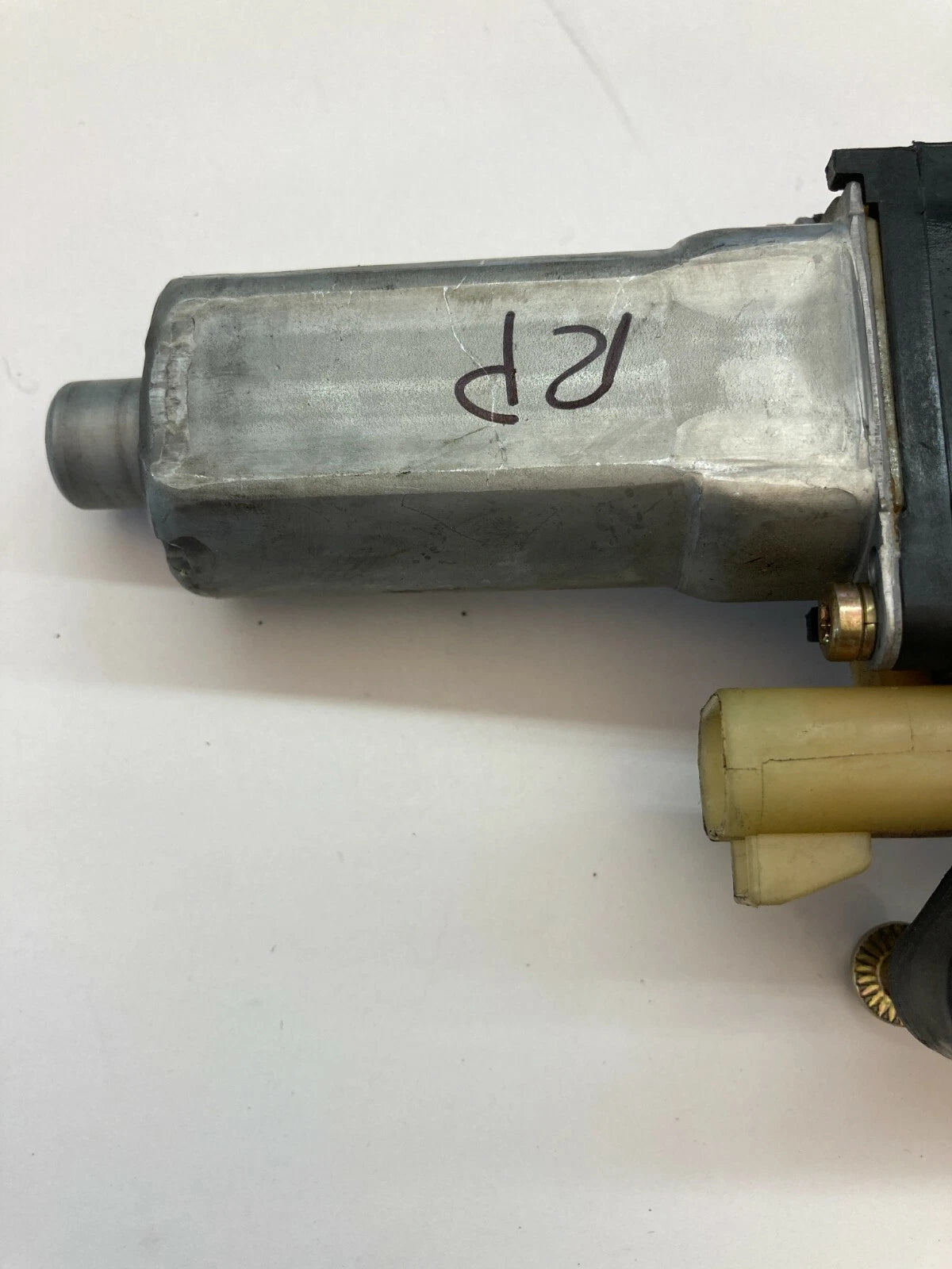 2000-2005 BUICK LESABRE REAR RIGHT PASSENGER SIDE DOOR WINDOW MOTOR ASSEMBLY OEM