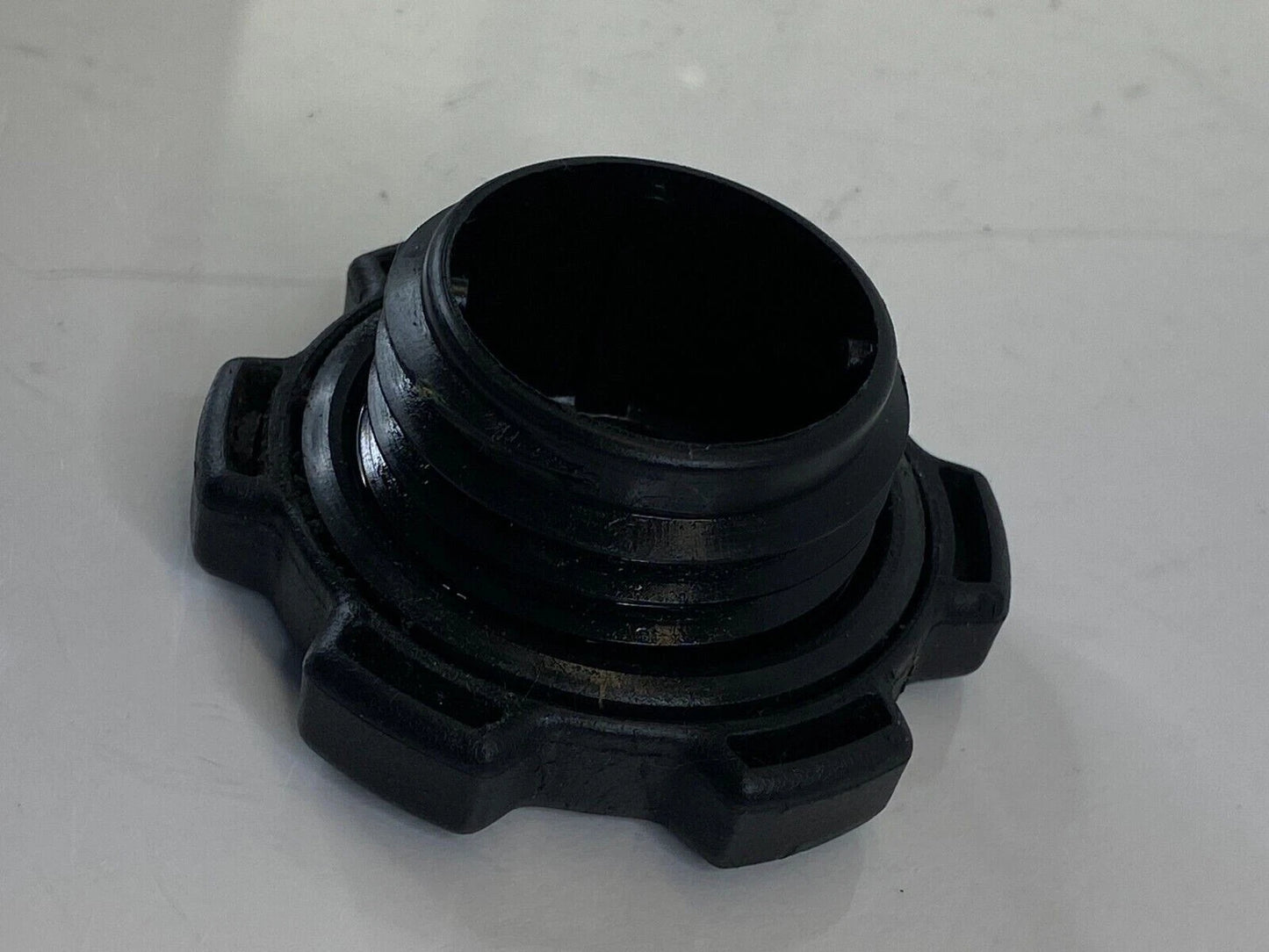 2006 2007 06 07 SUBARU B9 TRIBECA ENGINE OIL RESERVOIR FILLER CAP COVER LID OEM