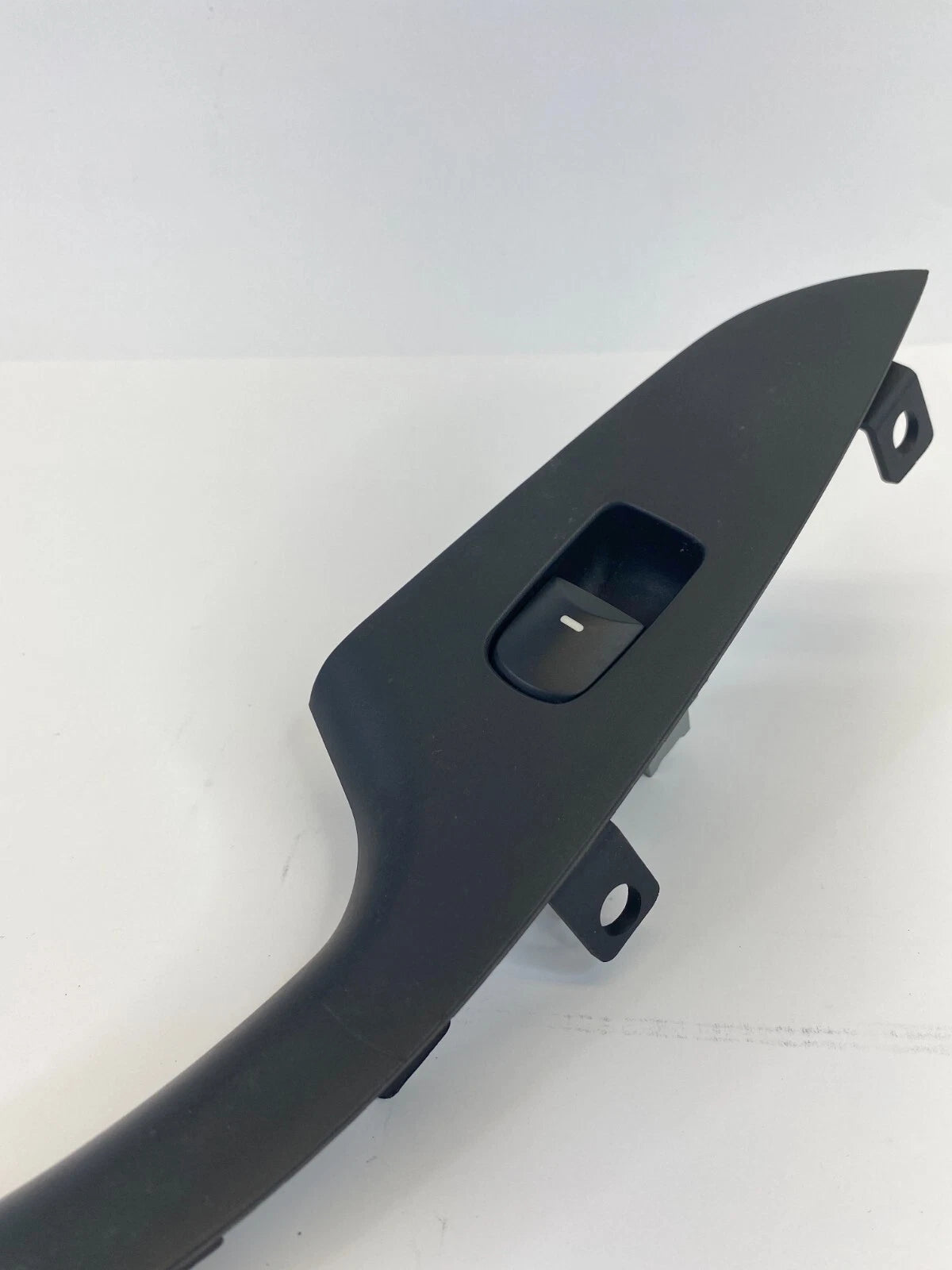 14-16 HYUNDAI ELANTRA SEDAN REAR LH DOOR WINDOW SWITCH WITH BEZEL 935803X011 OEM