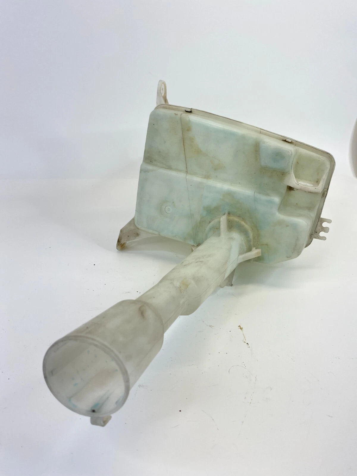2001-2003 TOYOTA RAV4 WINDSHIELD WIPER FLUID RESERVOIR TANK BOTTLE ASSEMBLY OEM