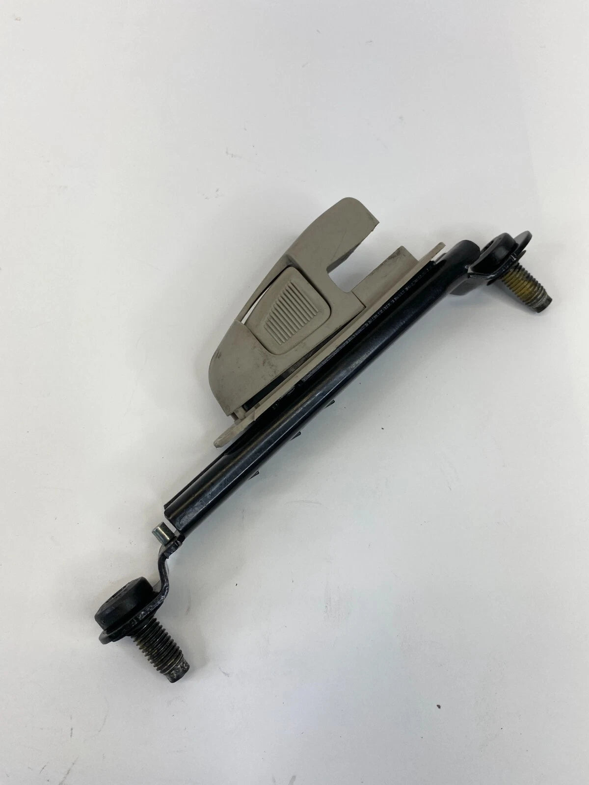 2006 2007 SATURN VUE FRONT RIGHT PASSENGER SIDE SEAT BELT HEIGHT ADJUSTER OEM