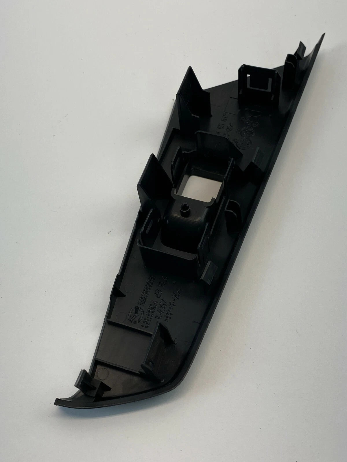 10-12 MAZDA 3 SEDAN REAR LEFT DRIVER SIDE WINDOW SWITCH BEZEL PANEL BBM4685L6