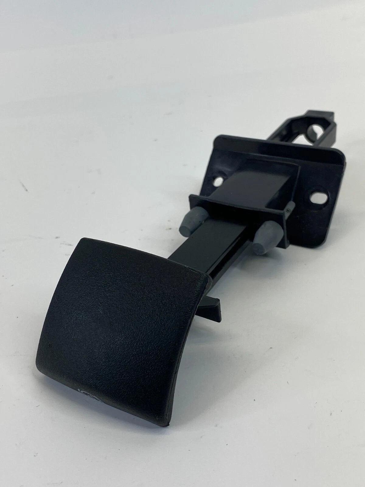 2004-2009 CADILLAC CTS EMERGENCY PARKING BRAKE RELEASE LEVER HANDLE 25716230 OEM