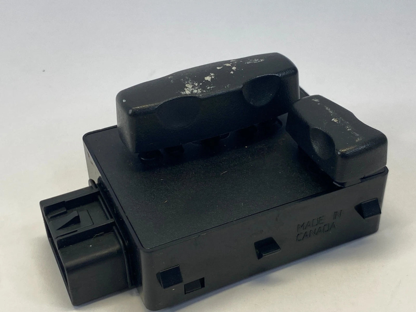 2002-2009 GMC ENVOY CHEVY TRAILBLAZER FRONT RIGHT PASSENGER SEAT POWER SWITCH