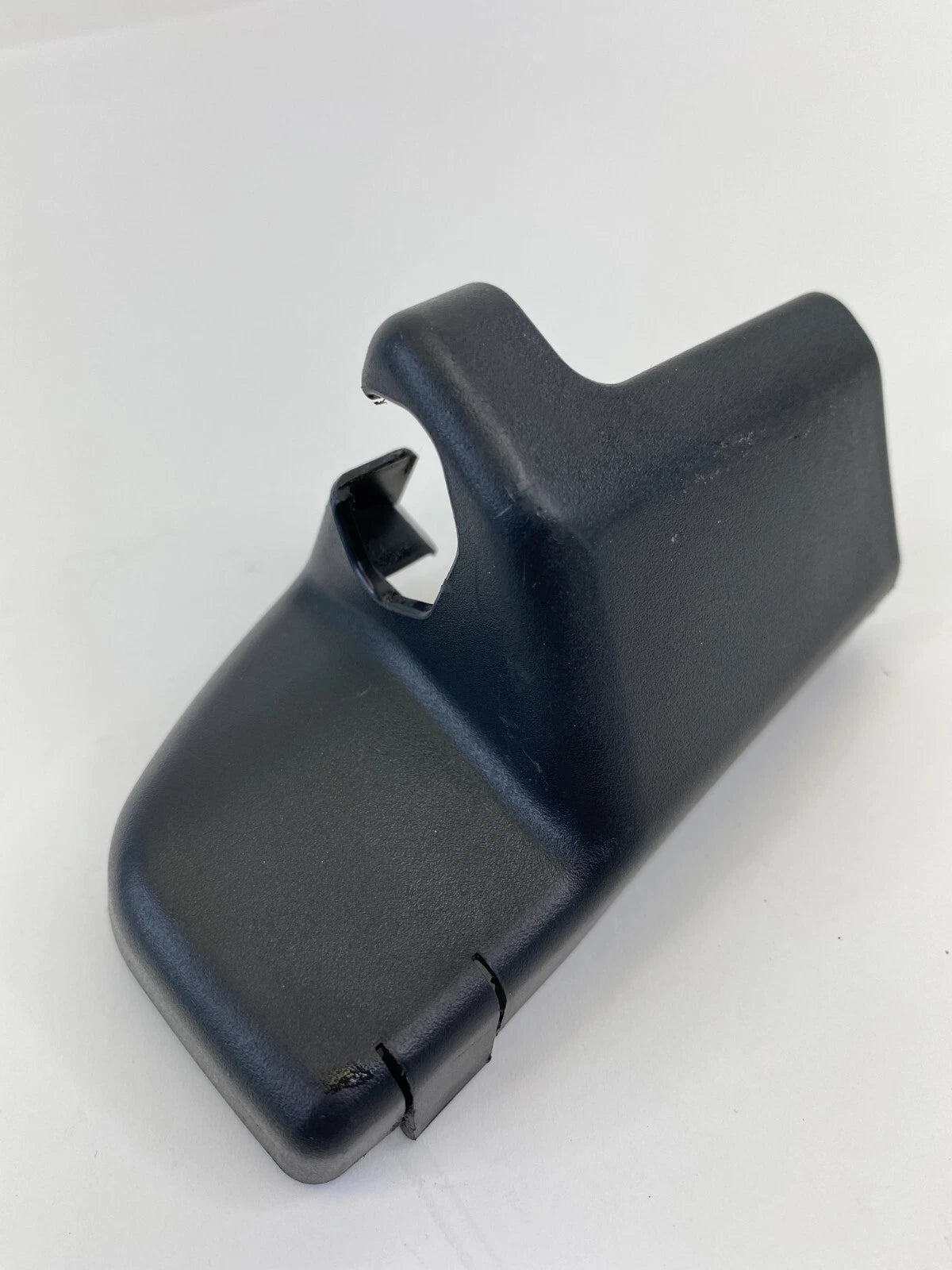 03-08 TOYOTA COROLLA FRONT RIGHT INNER SEAT TRACK END COVER TRIM 72157-02060-B
