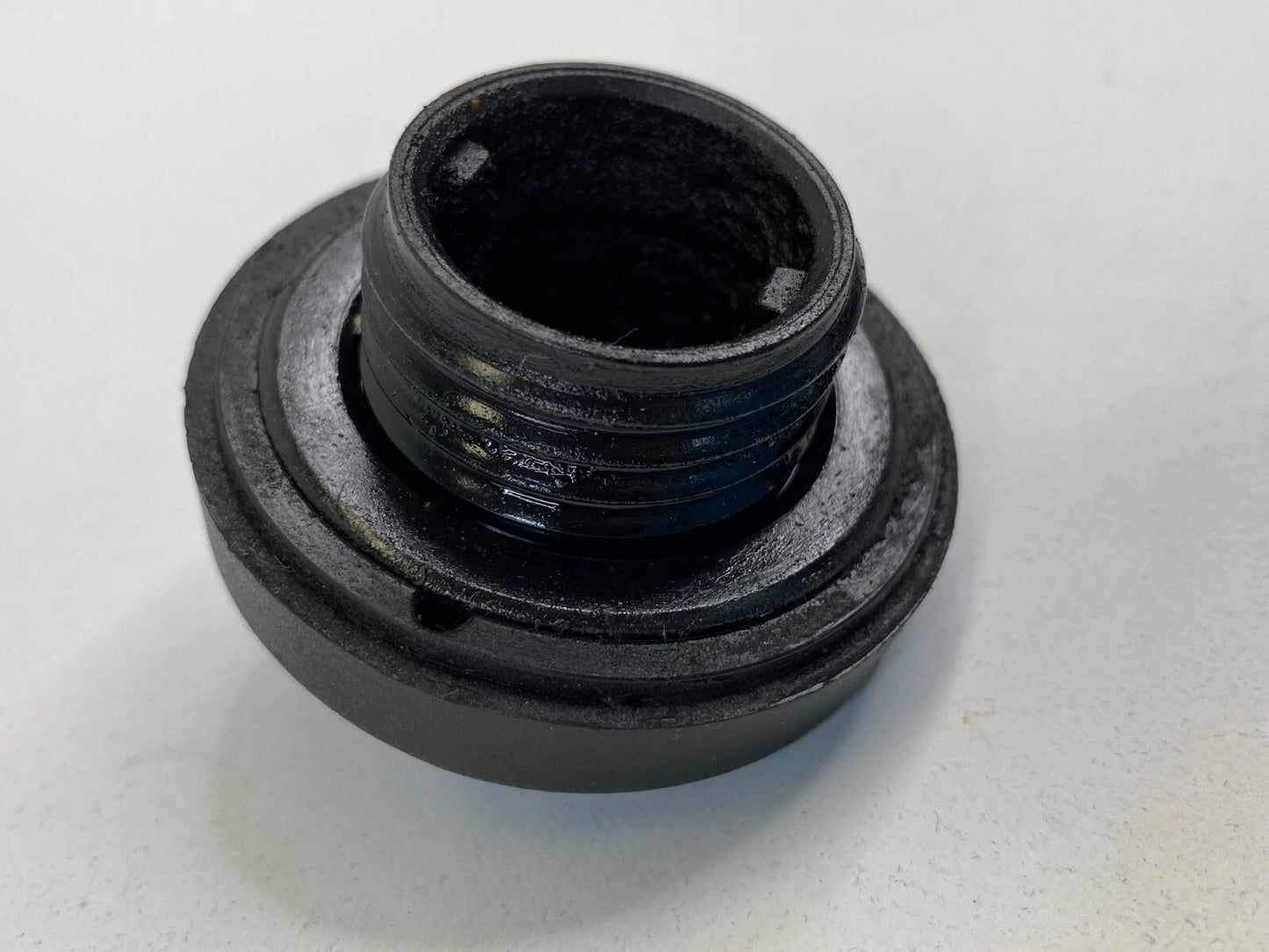 1998-2004 CHEVROLET TRACKER LT 1998-2001 METRO ENGINE OIL FILLER COVER CAP OEM