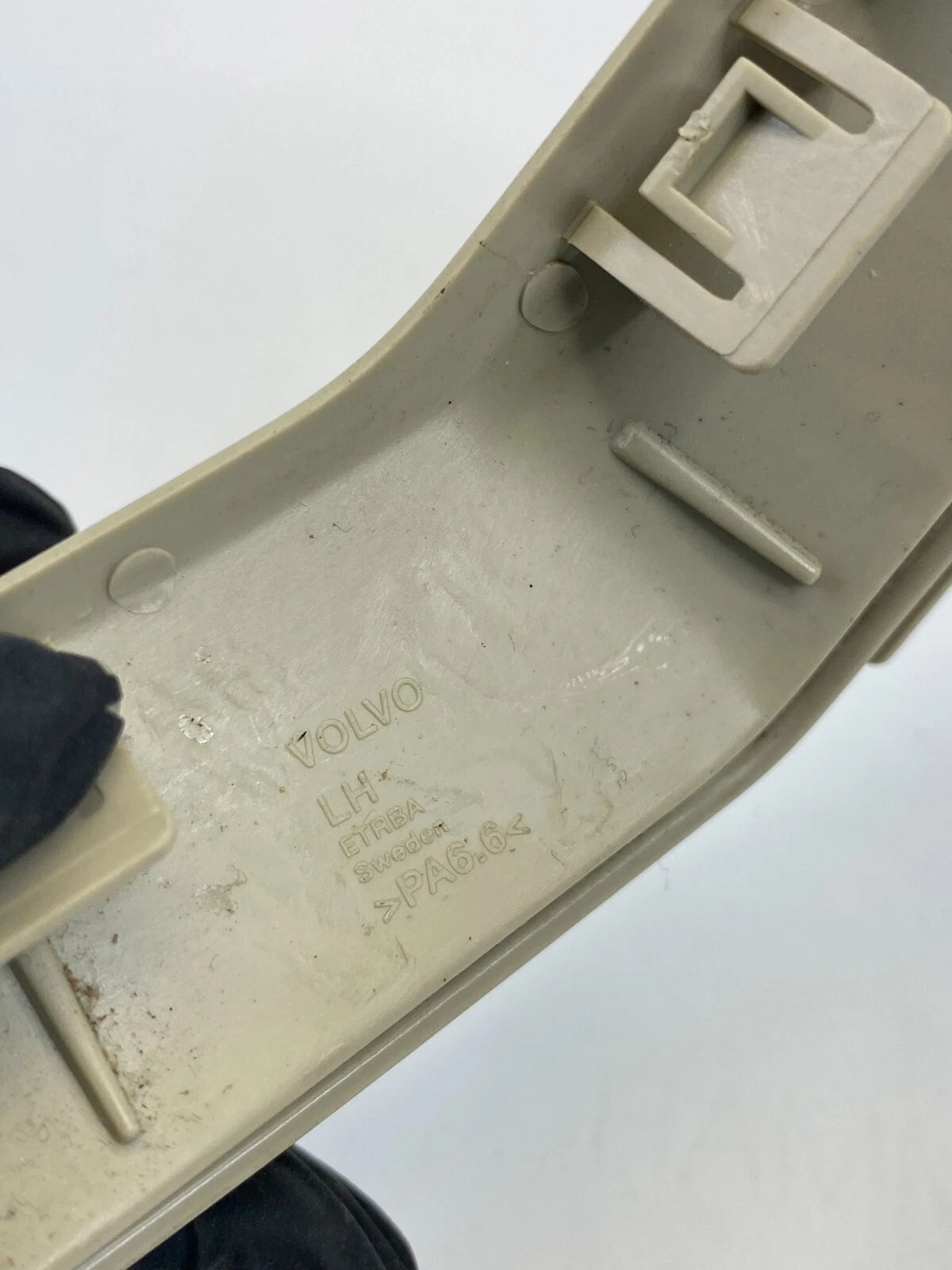 2008-2016 VOLVO XC70 CENTER PILLAR LEFT SIDE SEAT BELT GUIDE COVER TRIM OEM