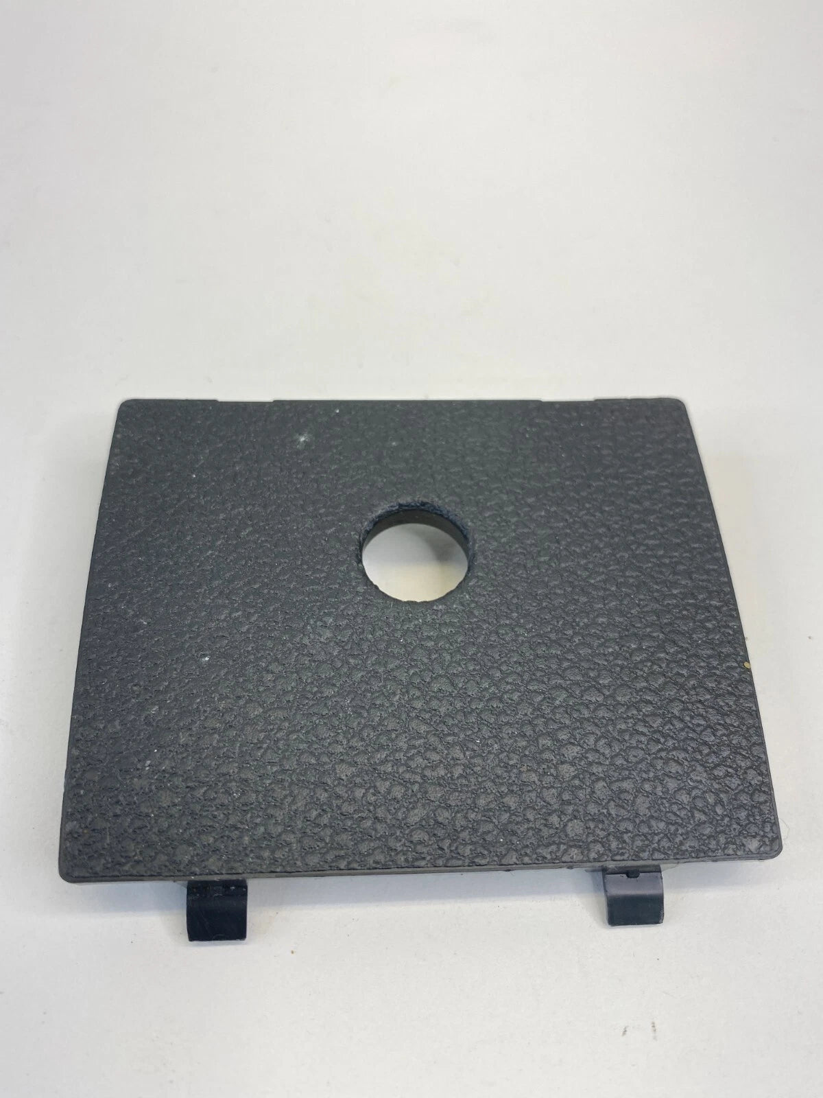 2012-2019 VOLKSWAGEN PASSAT REAR CENTER CONBSOLE TRIMN BRACKET COVER 561863080