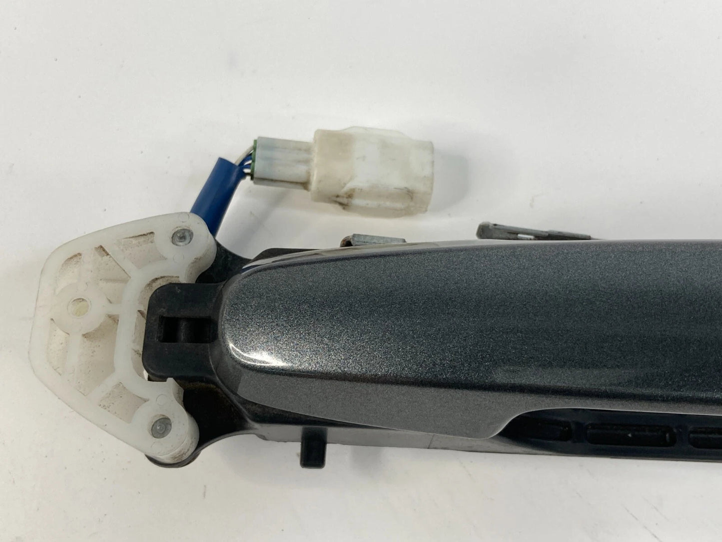 2004-2009 TOYOTA PRIUS FRONT RIGHT PASSENGER SIDE EXTERIOR DOOR HANDLE ASSEMBLY
