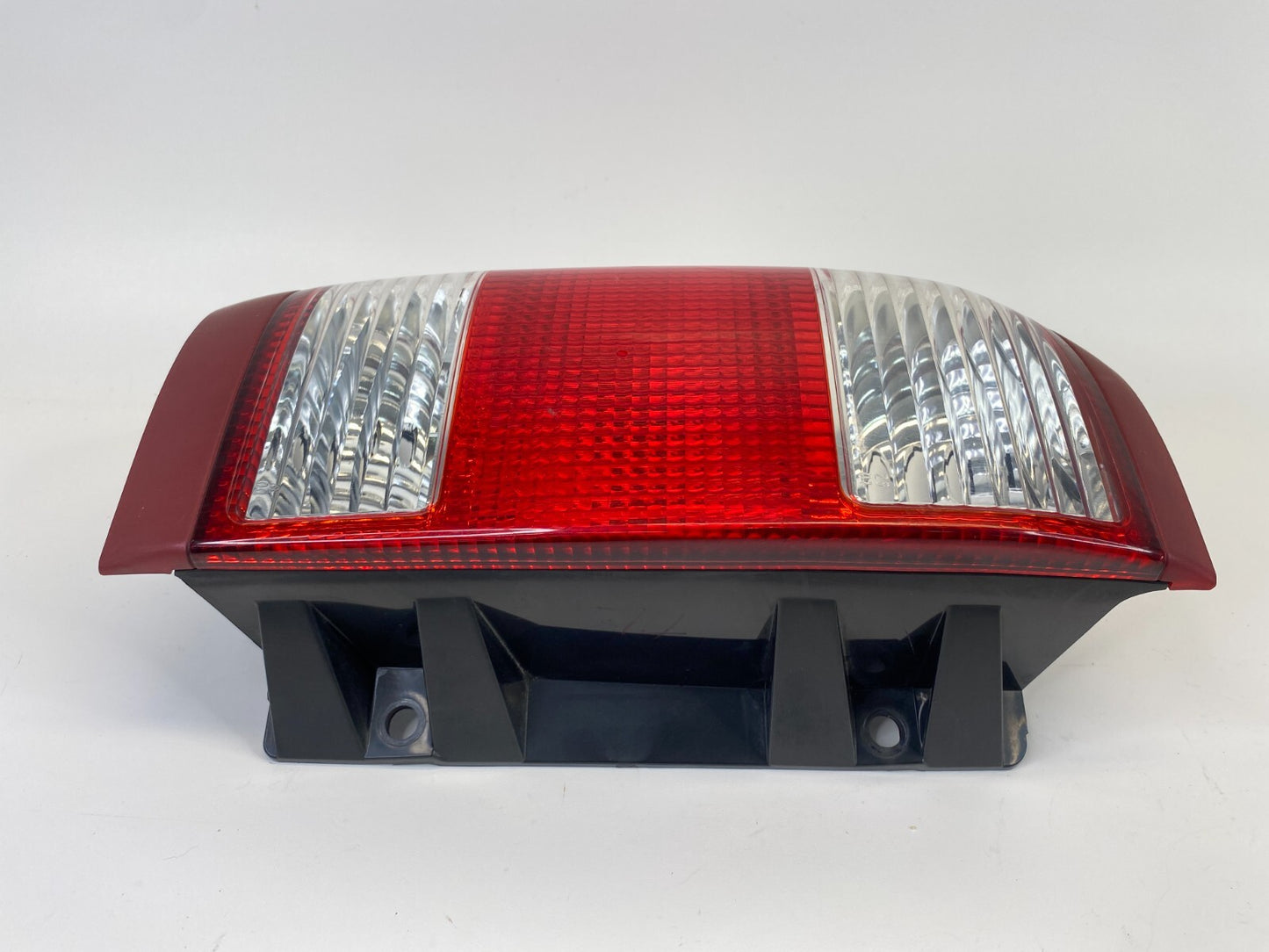 1999-2004 Nissan Pathfinder Rear Left Driver Side Tail Light Taillight Lamp Assy