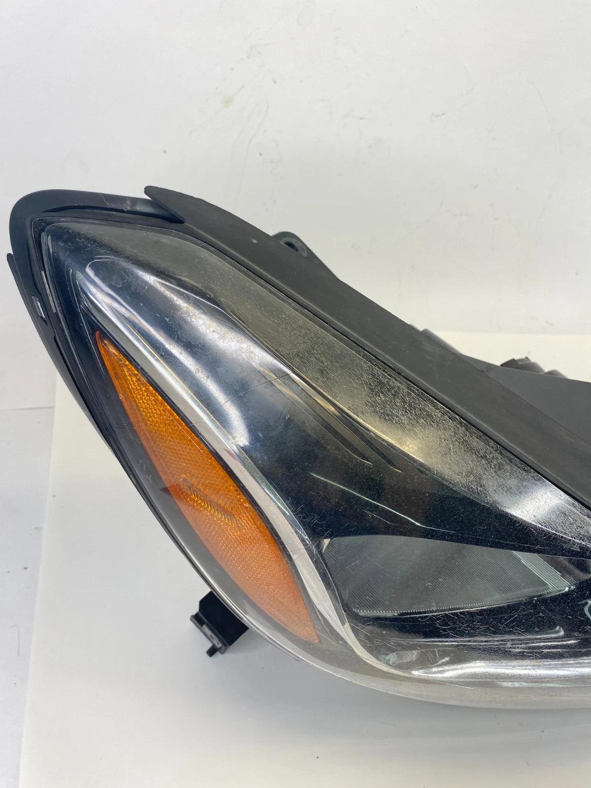 2017-2022 Chevrolet Traverse Right Side Headlight Halogen Lamp Assy 42576956 OEM
