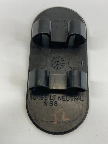 03-07 CADILLAC CTS FRONT LEFT DRIVER INNER DOOR PLUG SCREW COVER TRIM 10431VD