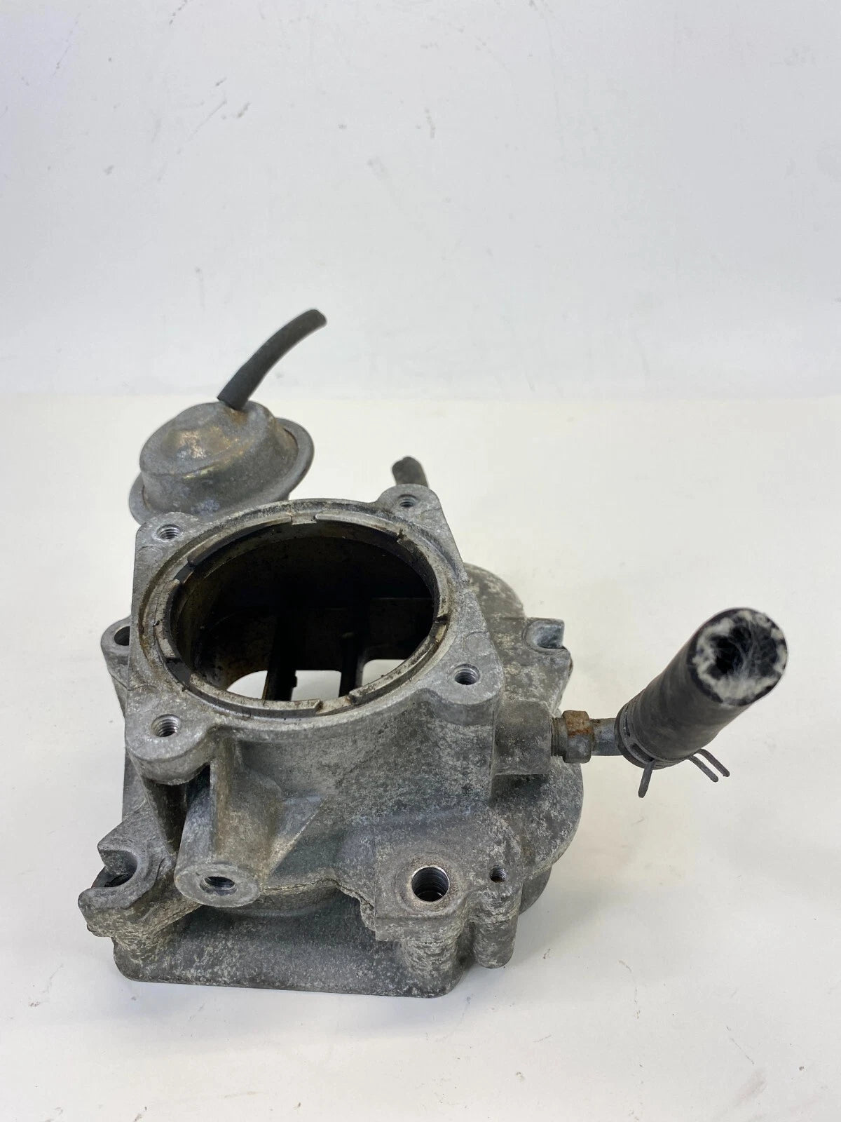 2002 2003 LEXUS ES300 TOYOTA CAMRY 3.0L V6 THROTTLE BODY HOUSING OEM