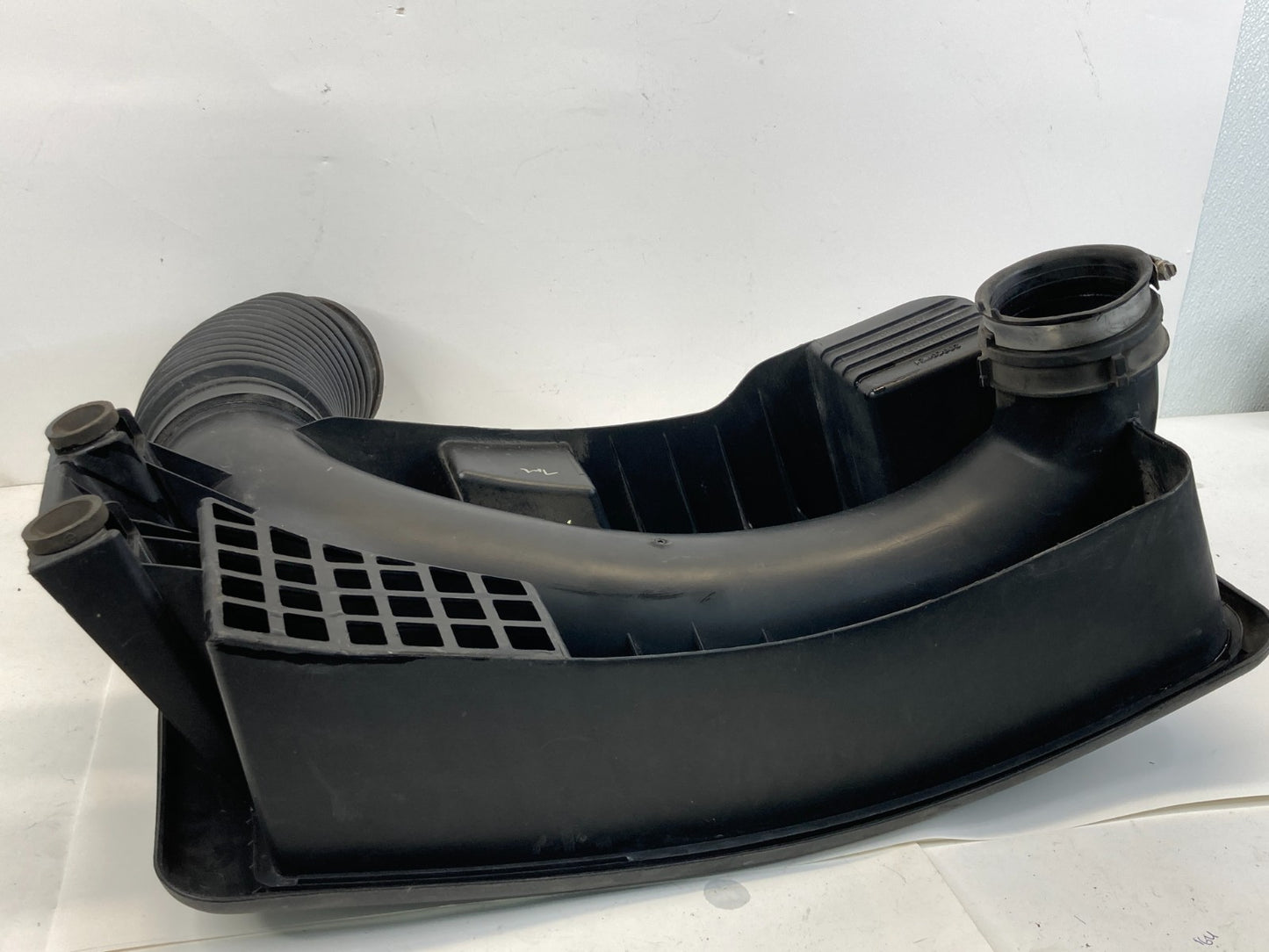 2010-2017 Chevrolet Equinox 2.4L Air Intake Resonator Outlet Duct Hose OEM