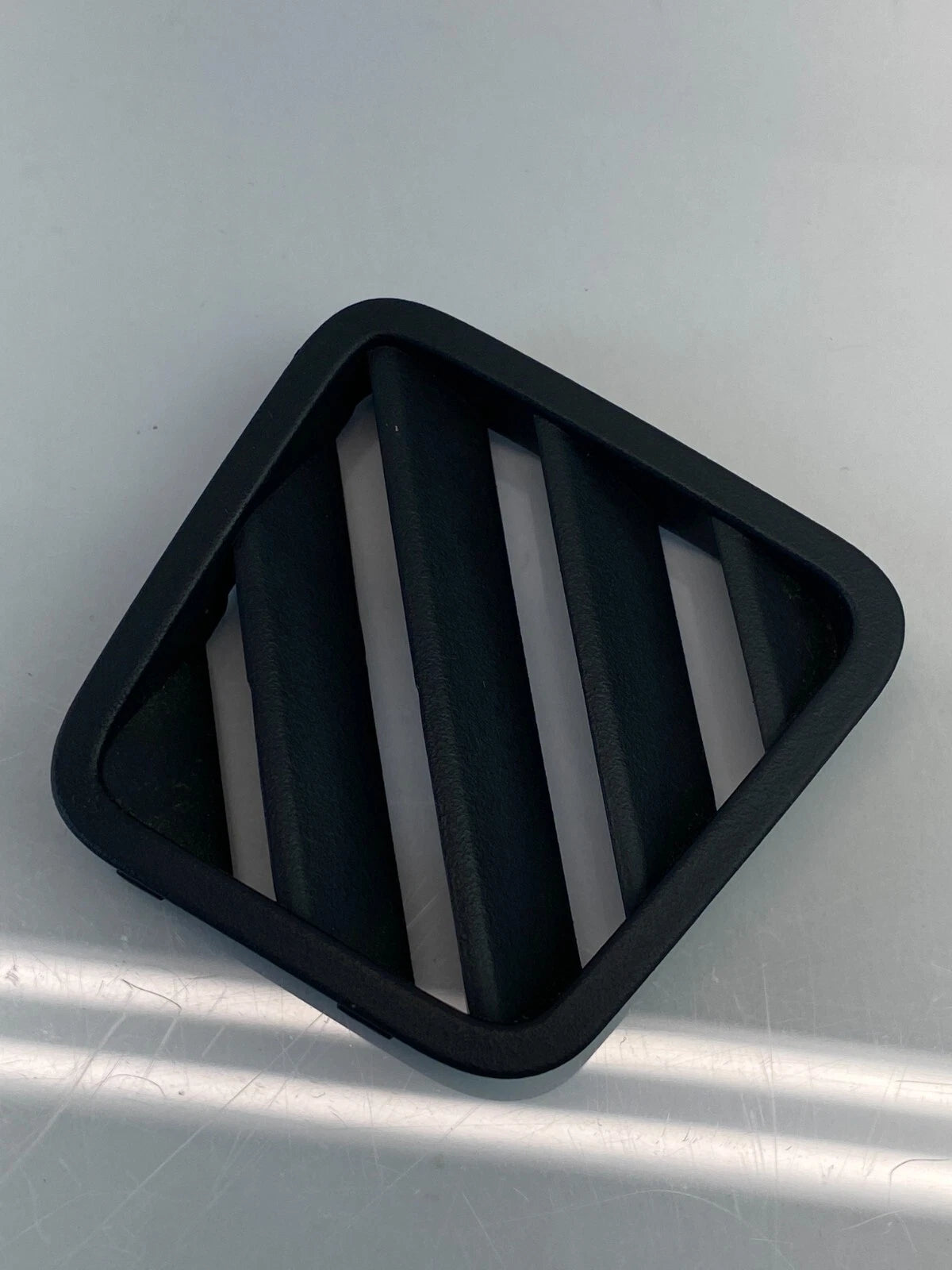 2009-2017 JEEP PATRIOT DASH UPPER FRONT AIR VENT DEFROSTER GRILL GRILLE TRIM OEM