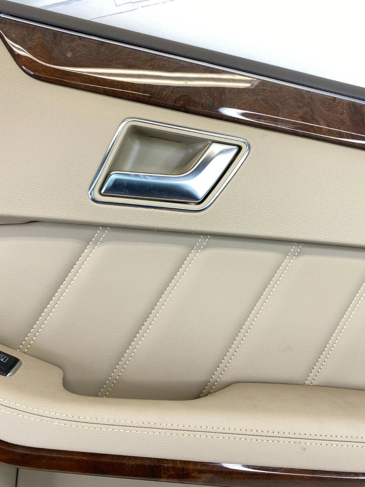 2006-2016 MERCEDES-BENZ E350 REAR RIGHT SIDE INNER DOOR PANEL ASSY W/ SWITCH OEM