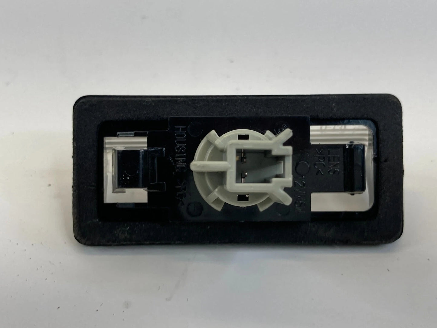 14-15 NISSAN ROGUE SELECTED LEFT OR RIGHT REAR TRUNK LICENSE PLATE LIGHT LAMP